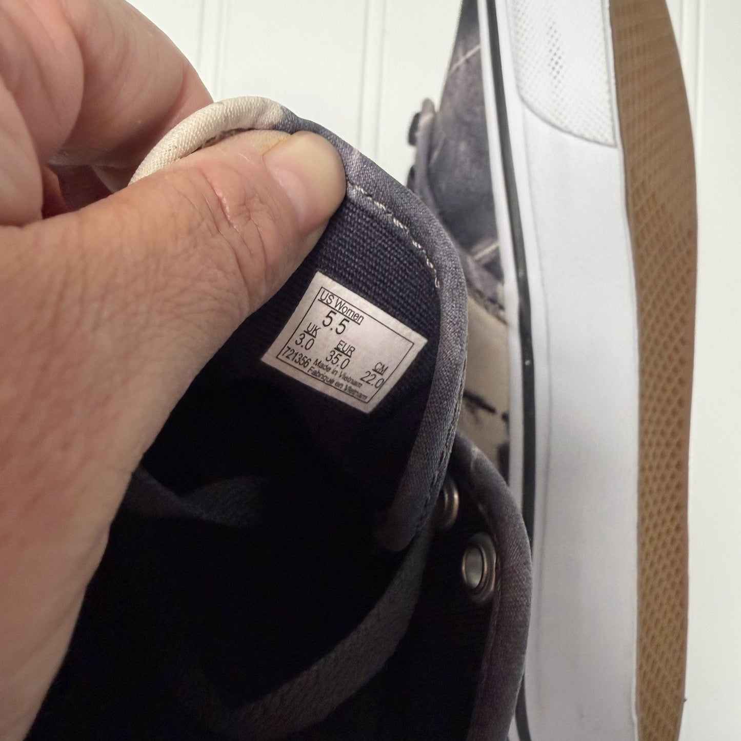 Vans Skateboarding Low Shoes Women’s Size 5.5 Denim Destroy Ultra Cush 721356