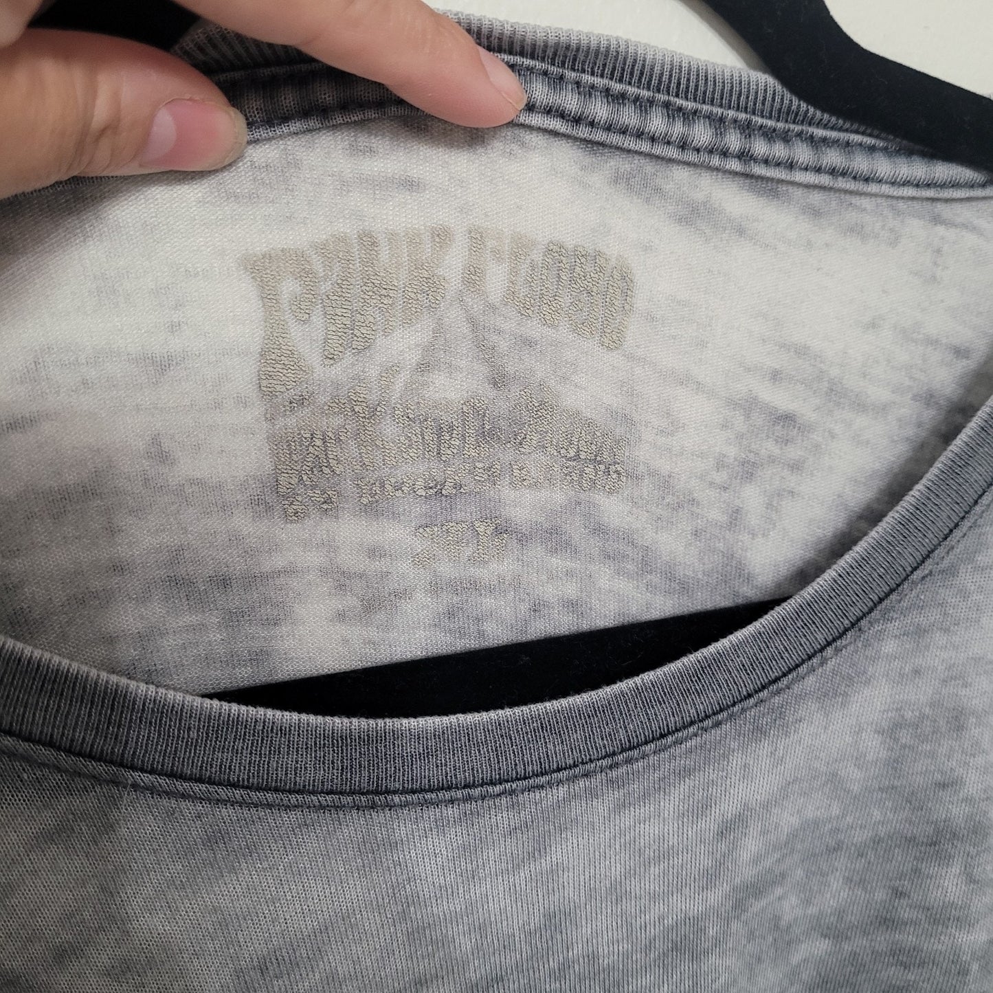 Pink Floyd Women’s Gray Graphic Tee Dark Side of the Moon Band T-Shirt Vintage