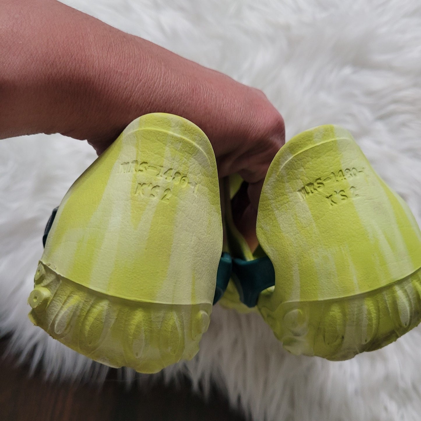 Merrell Hydro Moc Big Kids Size 2 Yellow Green Slip On Clogs Water Shoes