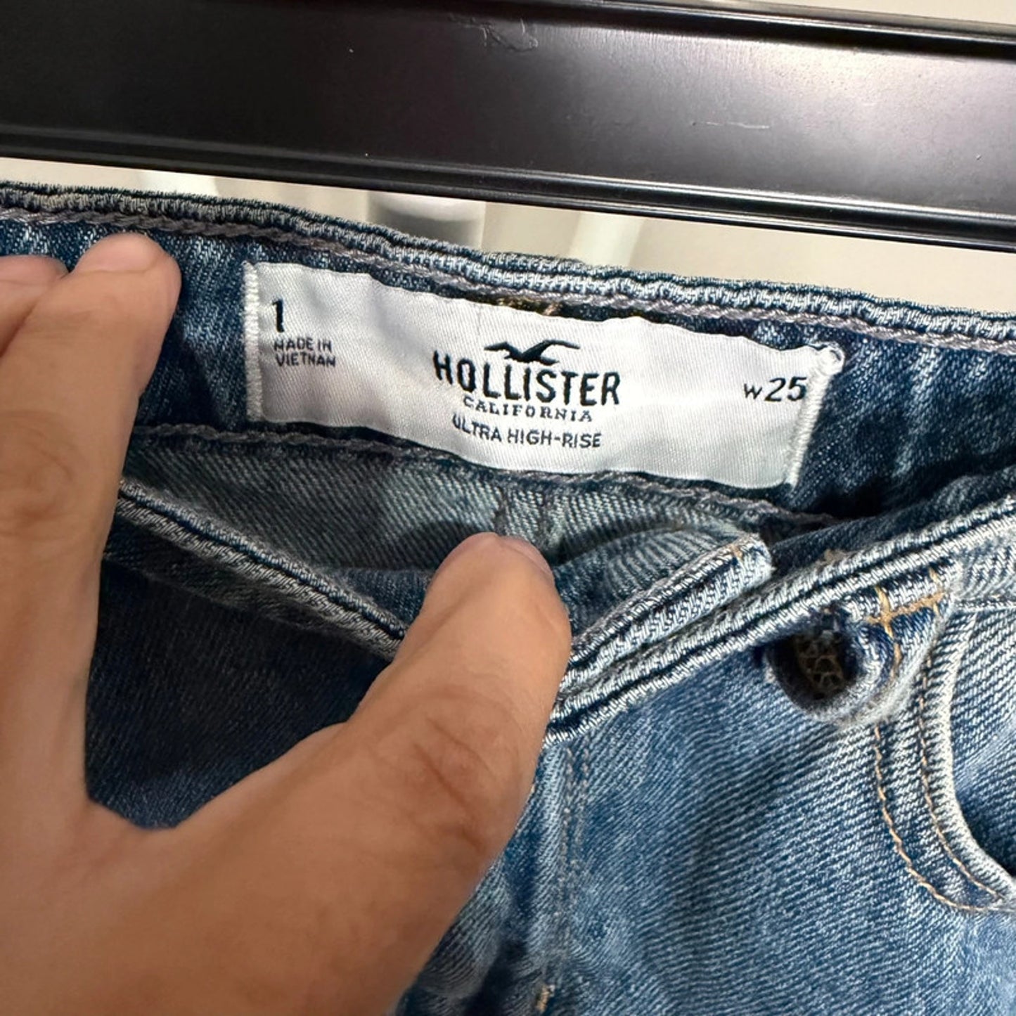 Hollister Women’s 1/W25 Distressed Denim Mini Skirt Blue Raw Hem Y2K