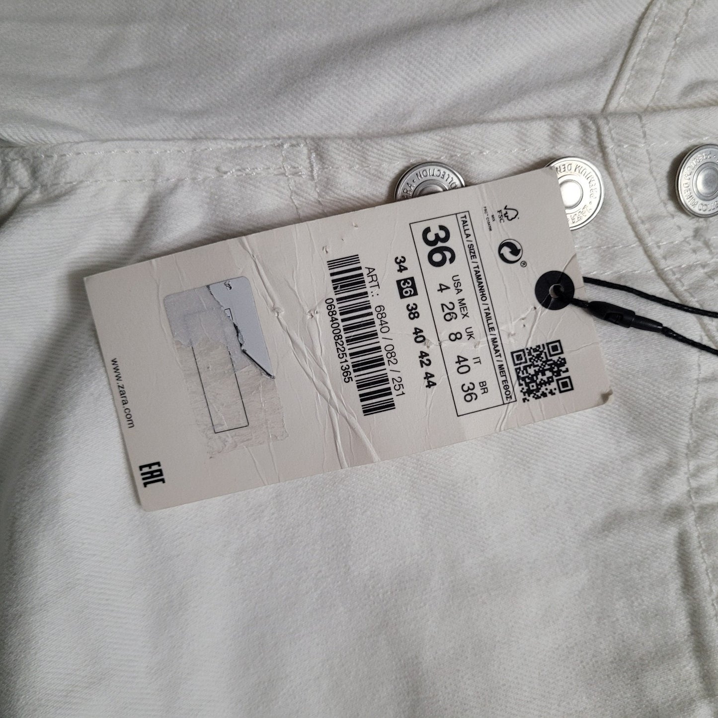 Zara High Rise The 80's Straight Jeans Size 4 Off White Button Fly NWT