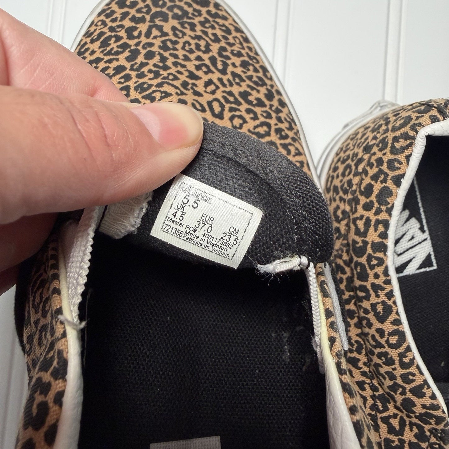 Vans Classic Slip On Size 5.5 Sneakers Juniors Leopard Print 721356