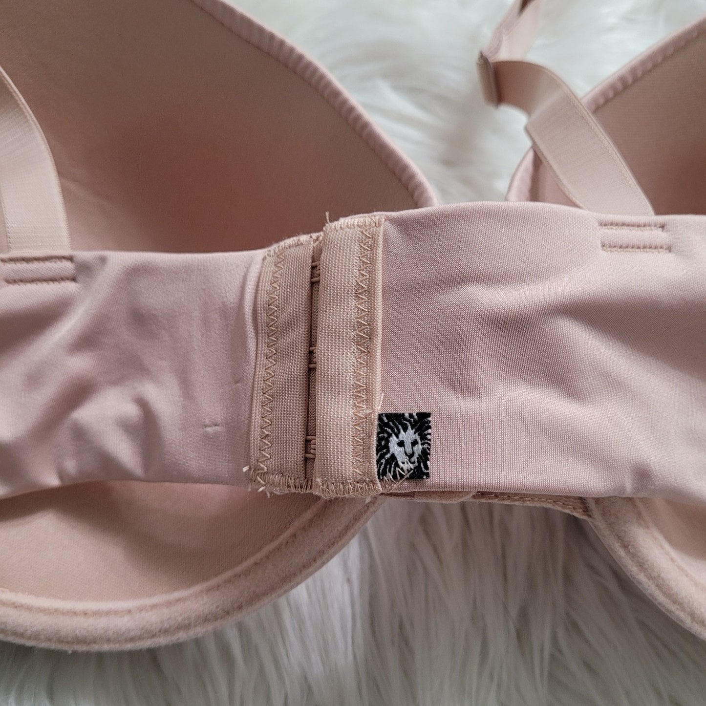 Anne Klein Women’s 42D Nude T-Shirt Bra Full Coverage Adjustable Straps GUC