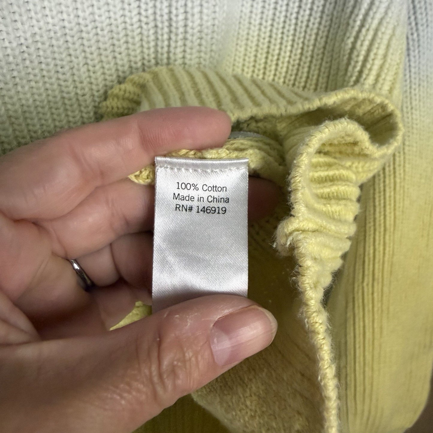 SO Womens Medium Sweater White to Yellow Ombre Knit Long Sleeve Crew Neck