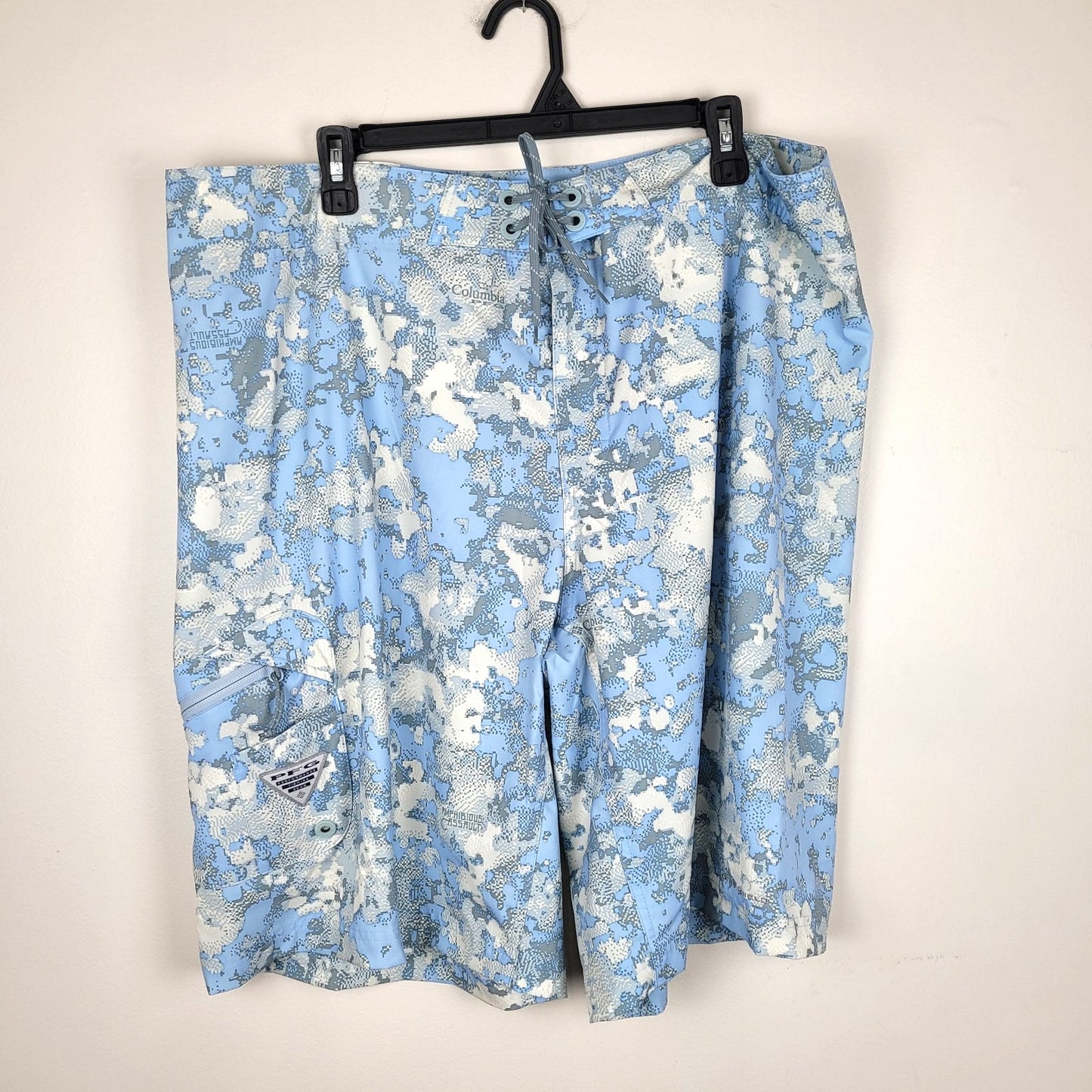 Columbia PFG Mens 42 Board Shorts Blue Camo Offshore Swim Trunks