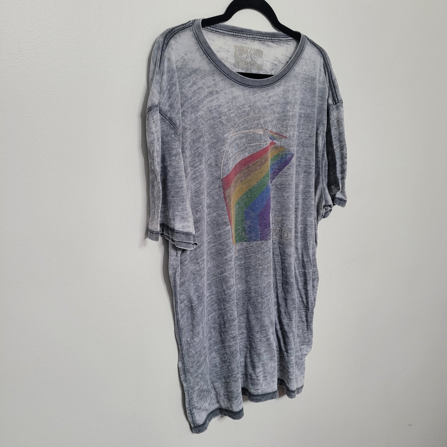 Pink Floyd Women’s Gray Graphic Tee Dark Side of the Moon Band T-Shirt Vintage
