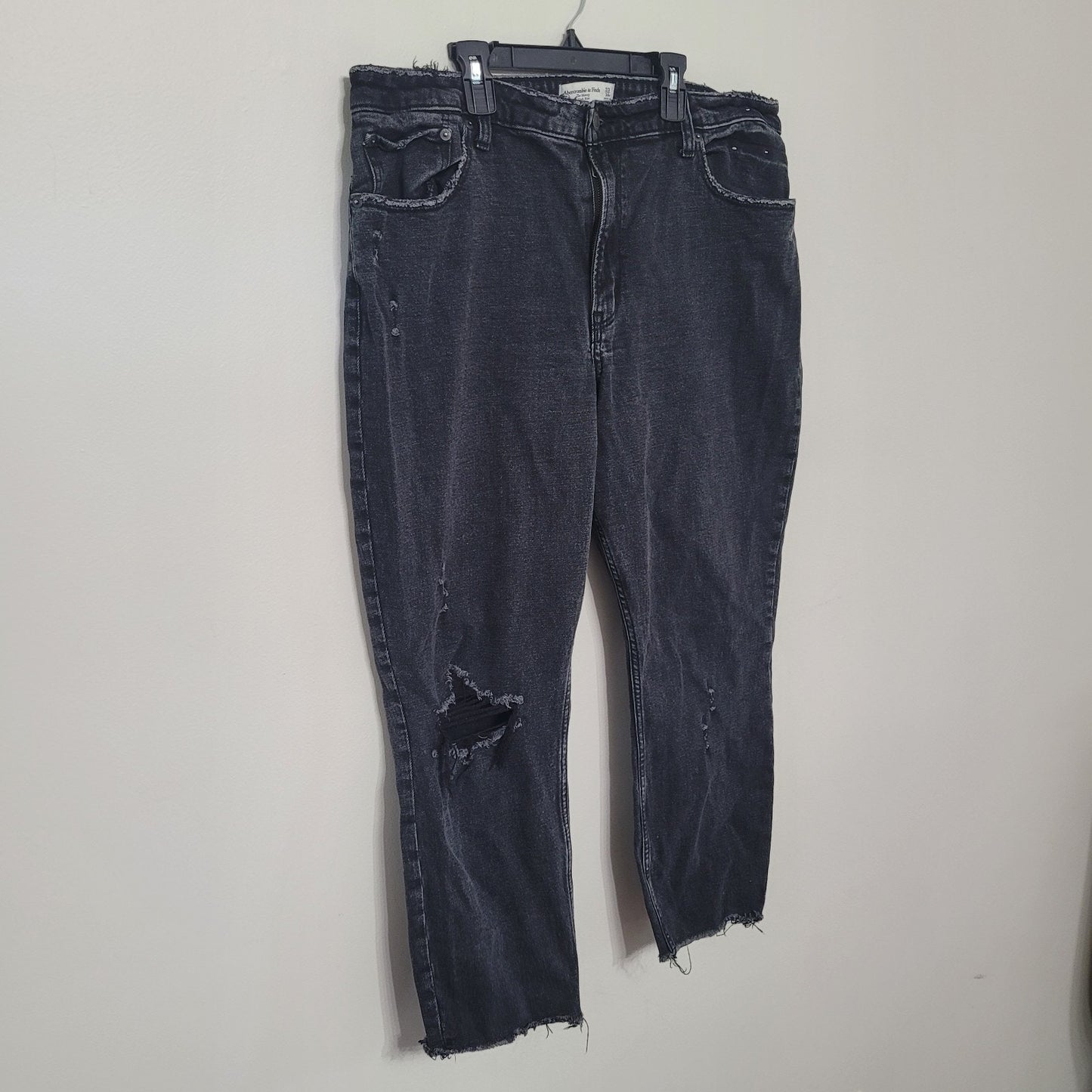 Abercrombie Women’s 16/33 The Skinny Jeans High Rise Distressed Black