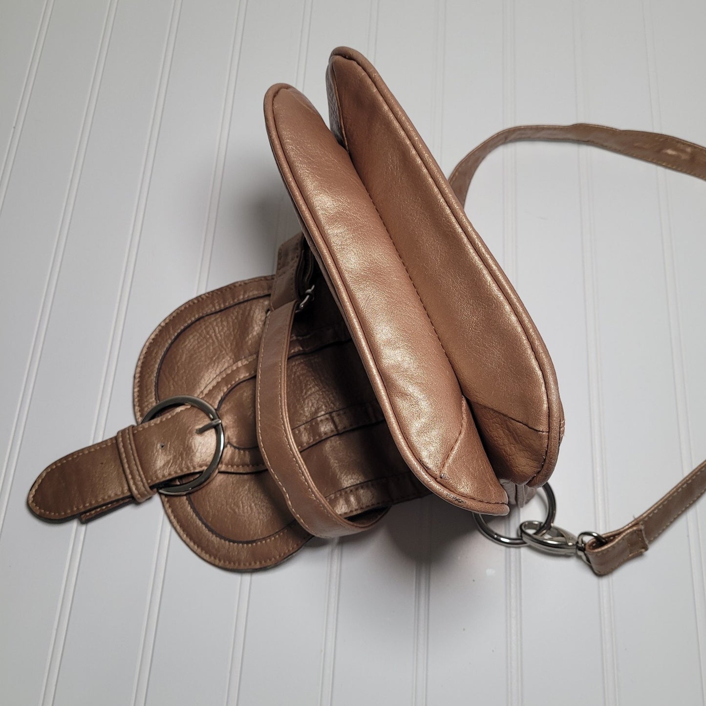 Mondani NY Tan Faux Leather Crossbody Bag Y2K Buckle Studded Western Boho