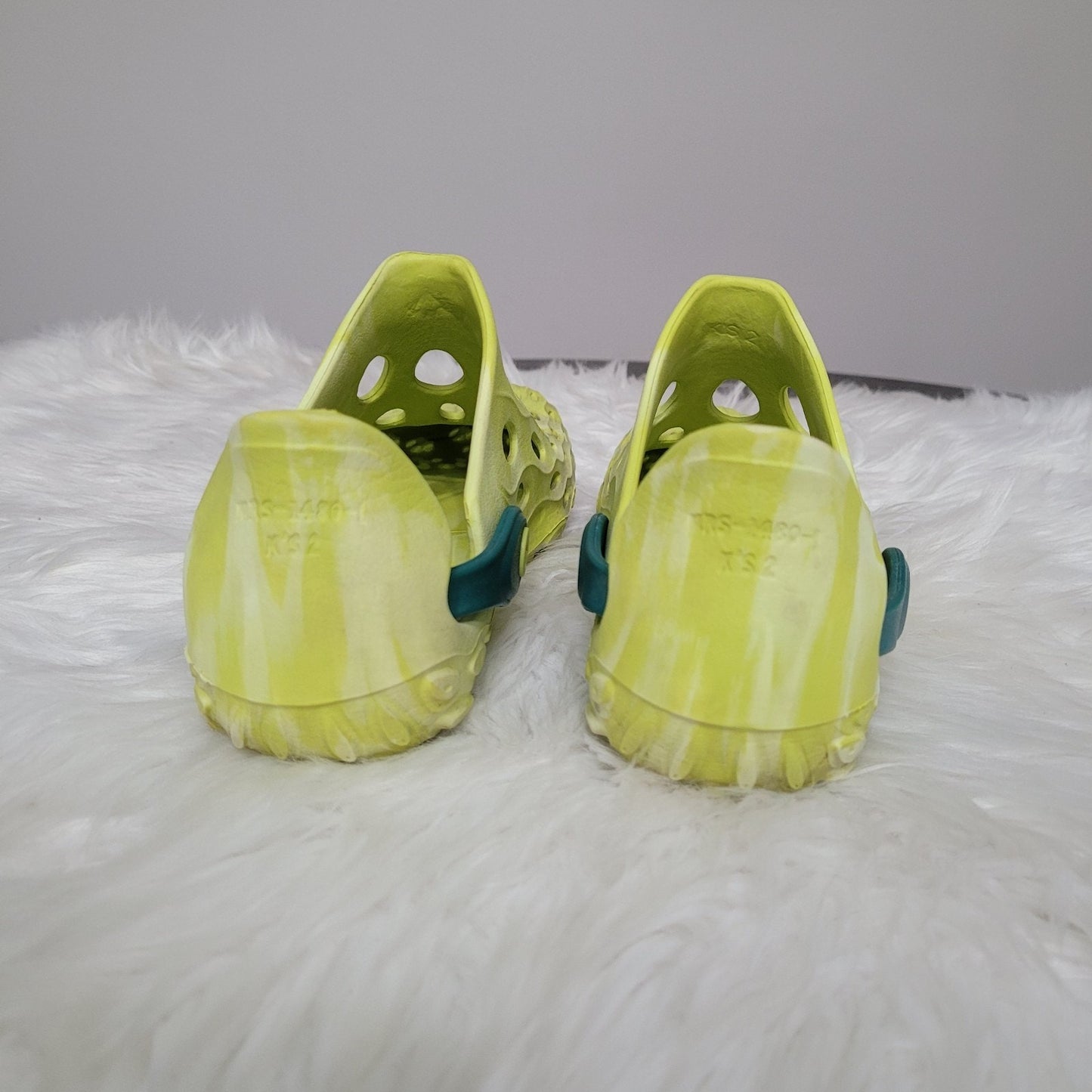 Merrell Hydro Moc Big Kids Size 2 Yellow Green Slip On Clogs Water Shoes