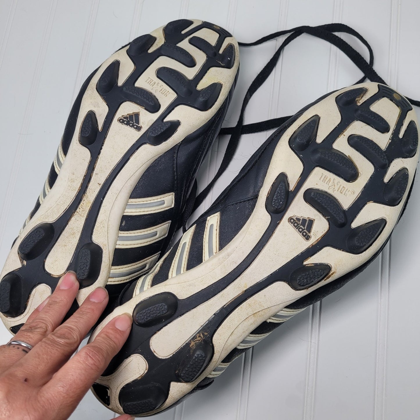 Adidas Traxion Firm Ground Men’s Size 12 Soccer Cleats Black White Retro 2005