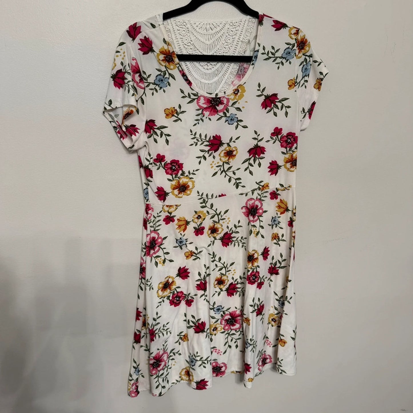 White Floral Bobbie Brooks Medium Lace Short Sleeve Soft Mini Dress