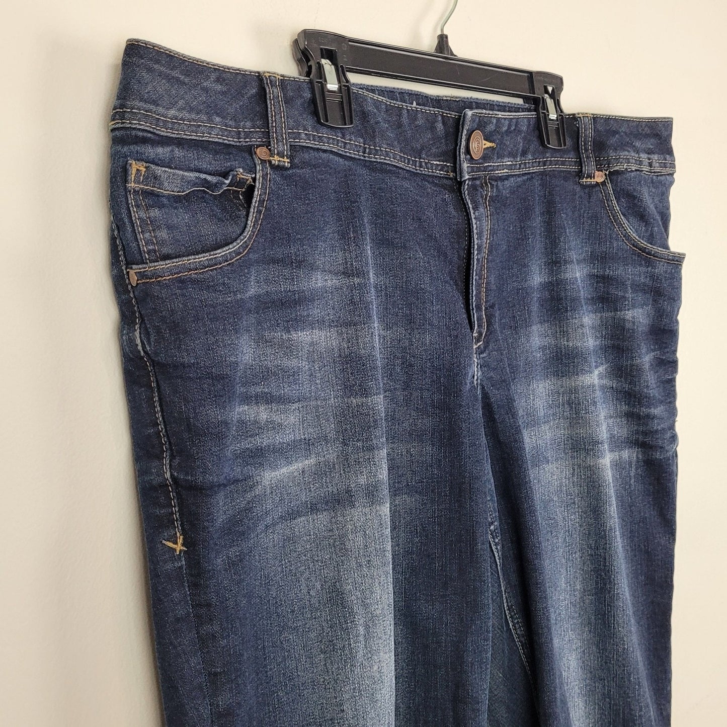 Lane Bryant Womens 18 Capri Jeans Blue Denim Genius Fit Stretch Cropped Pants