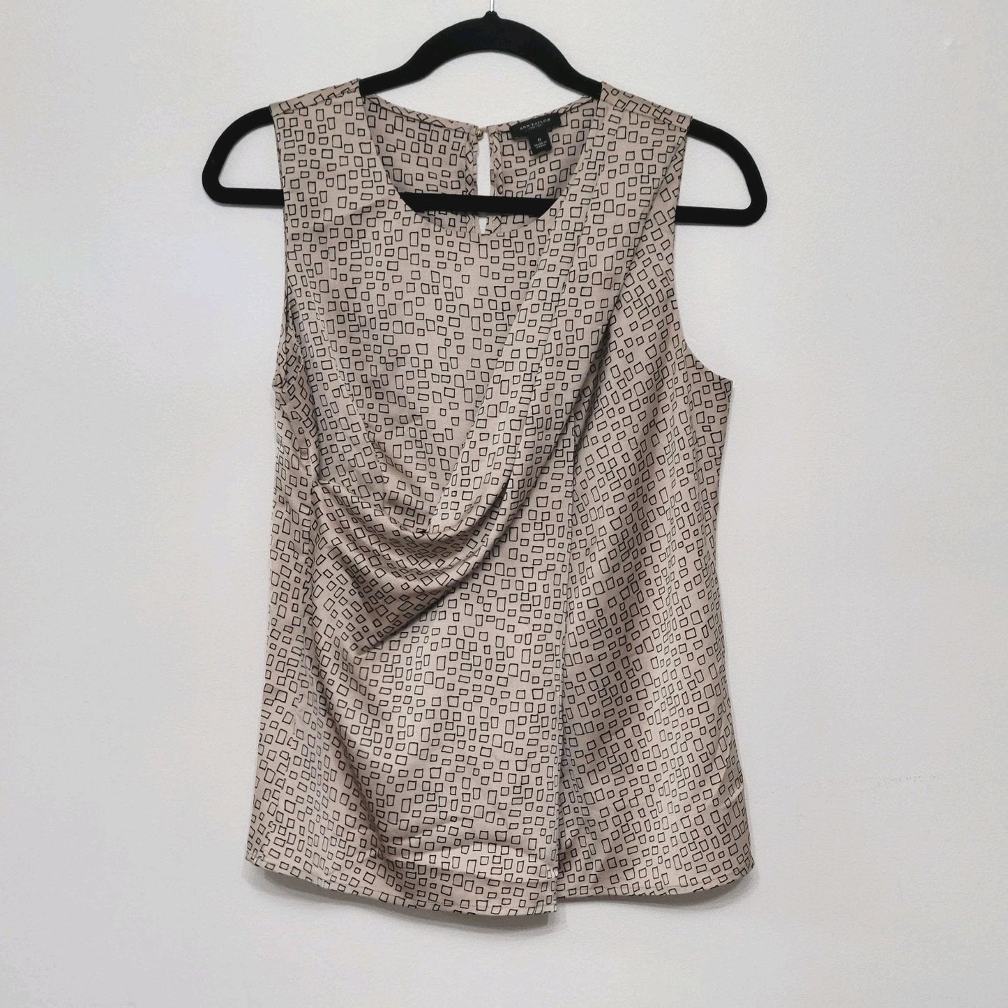 Ann Taylor Sleeveless Blouse Size 6 Tan Black Geometric Print Sarong Style