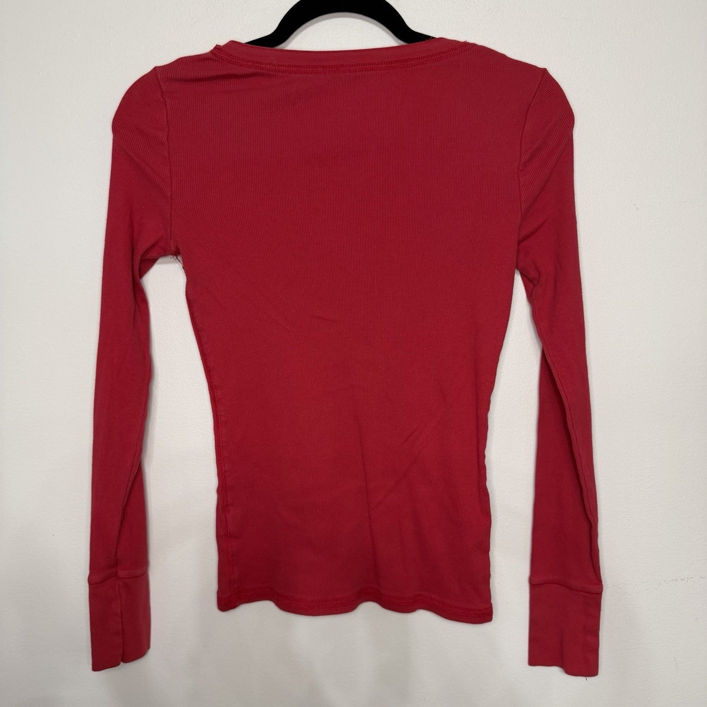 Aeropostale Y2K Retro Womens M Red Ribbed Long Sleeve V-Neck Logo Henley Top