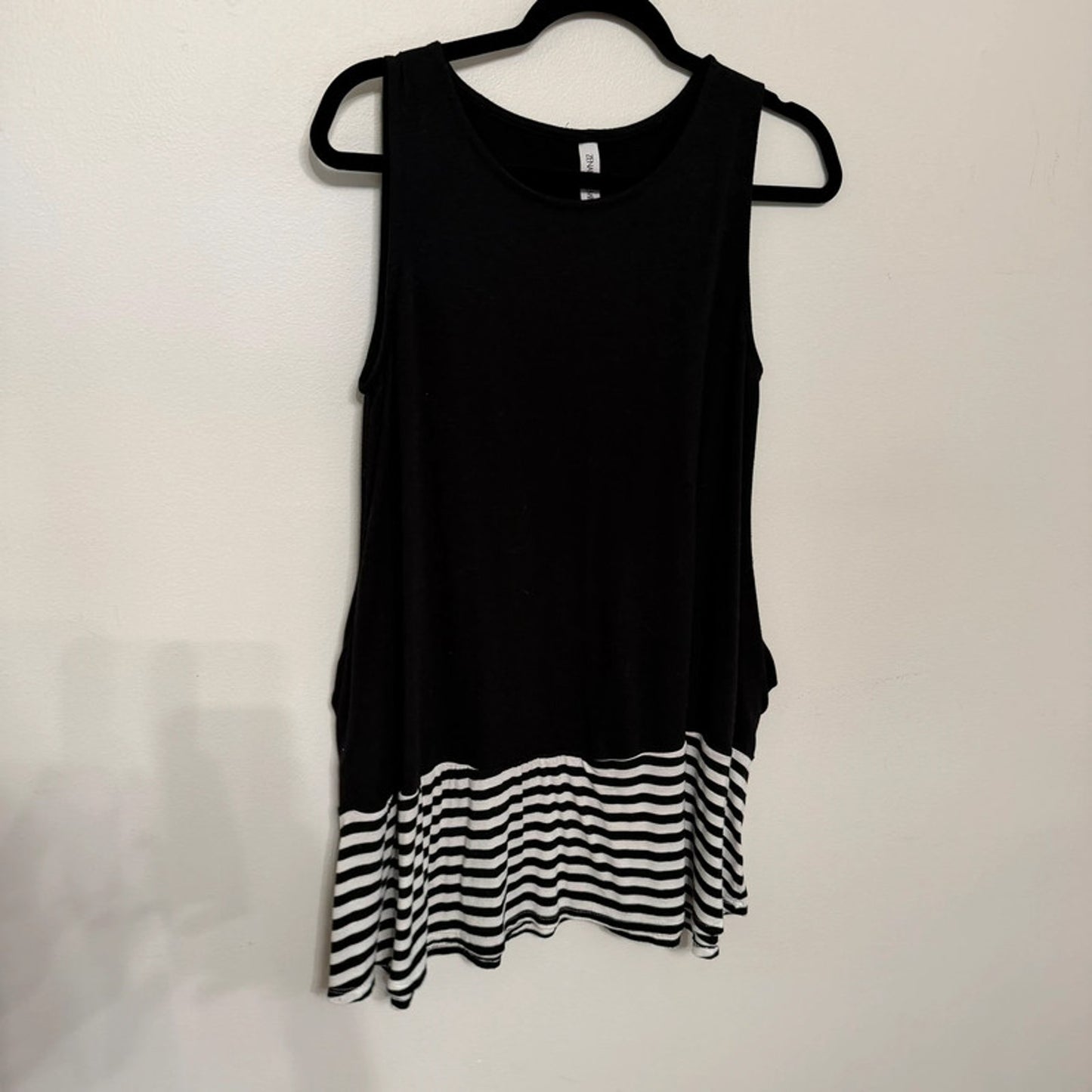 Zenana Premium Women's Black Medium Tunic Tank Striped Cozy