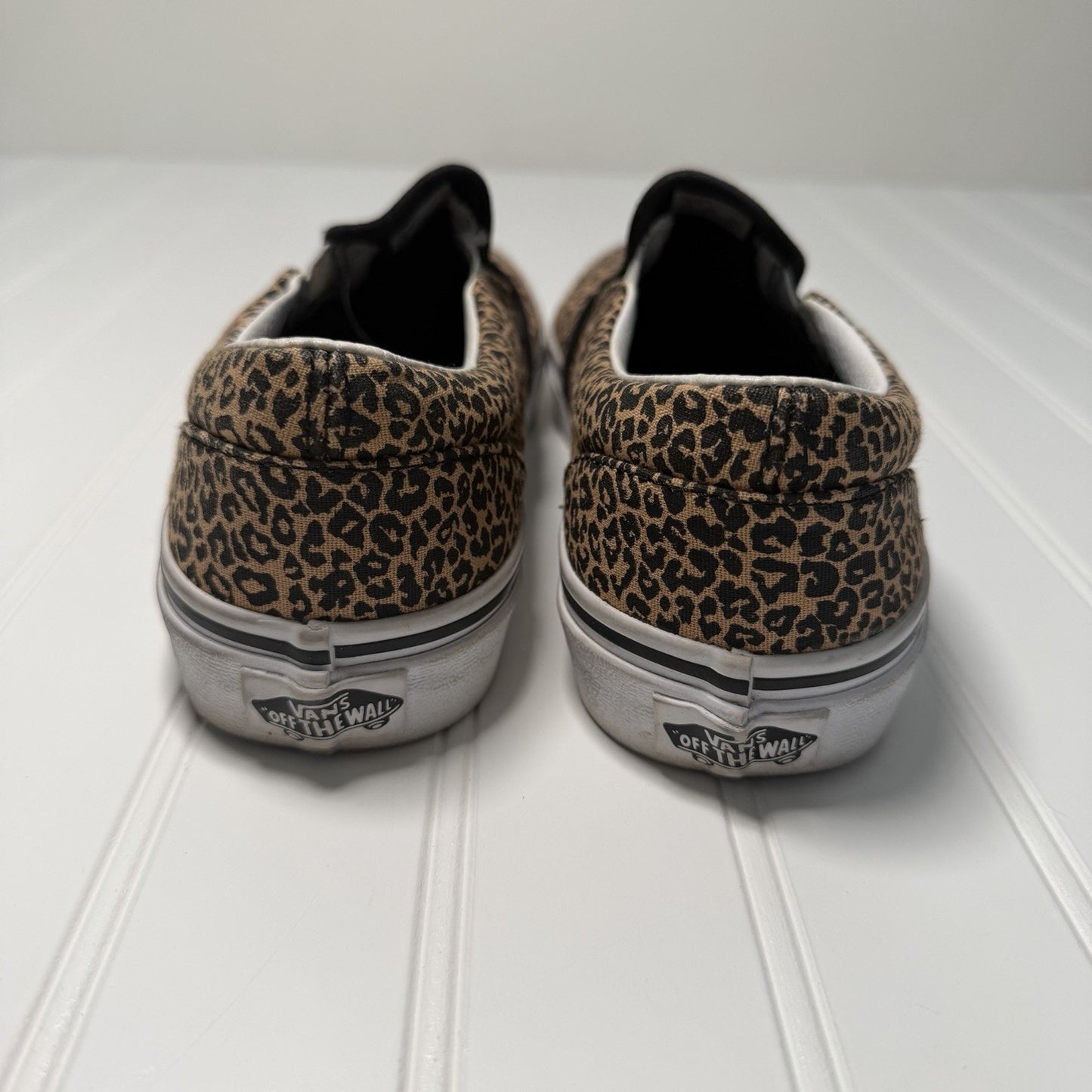 Vans Classic Slip On Size 5.5 Sneakers Juniors Leopard Print 721356