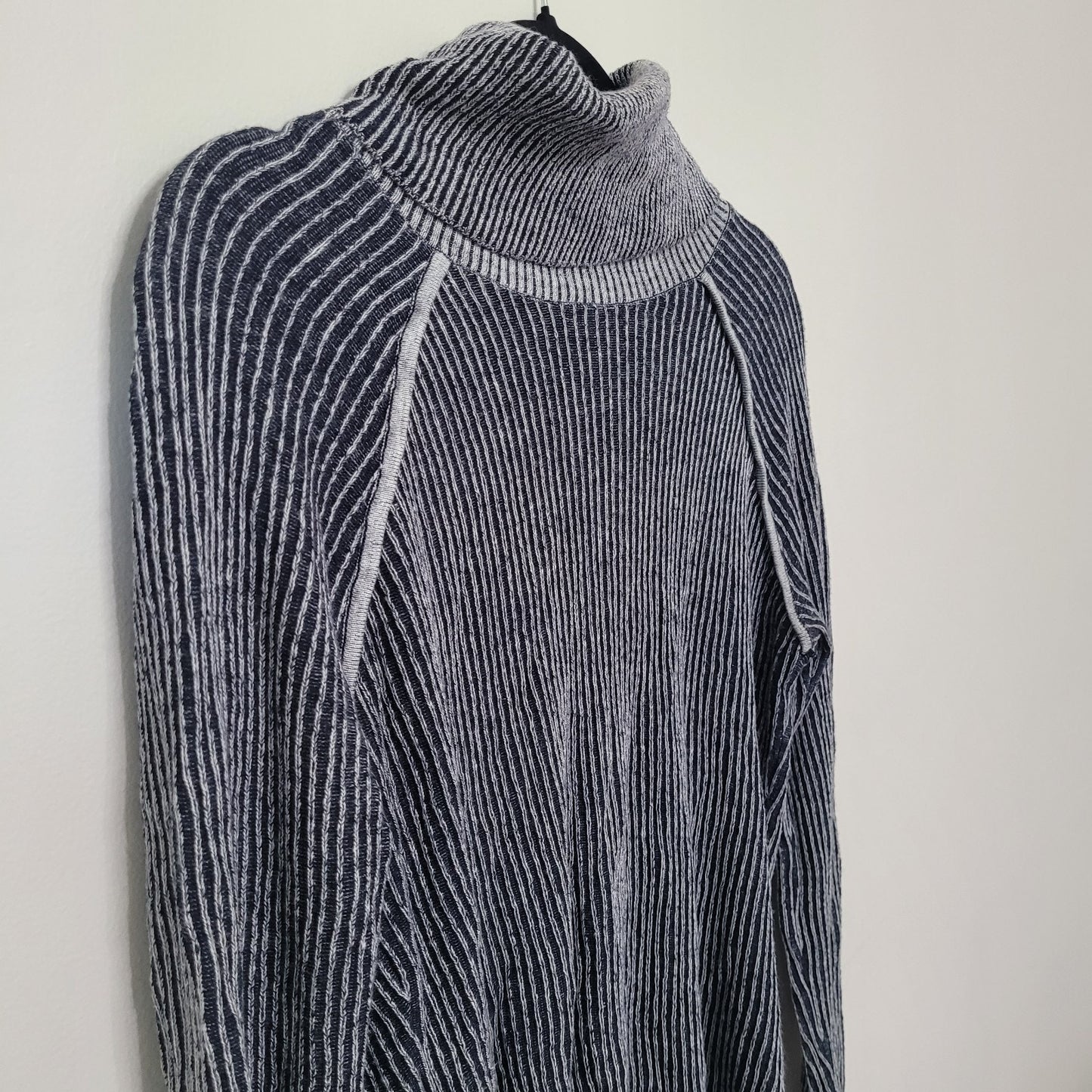 Abercrombie & Fitch Women’s M Gray Ribbed Turtleneck Sweater Open Back Knit Y2K