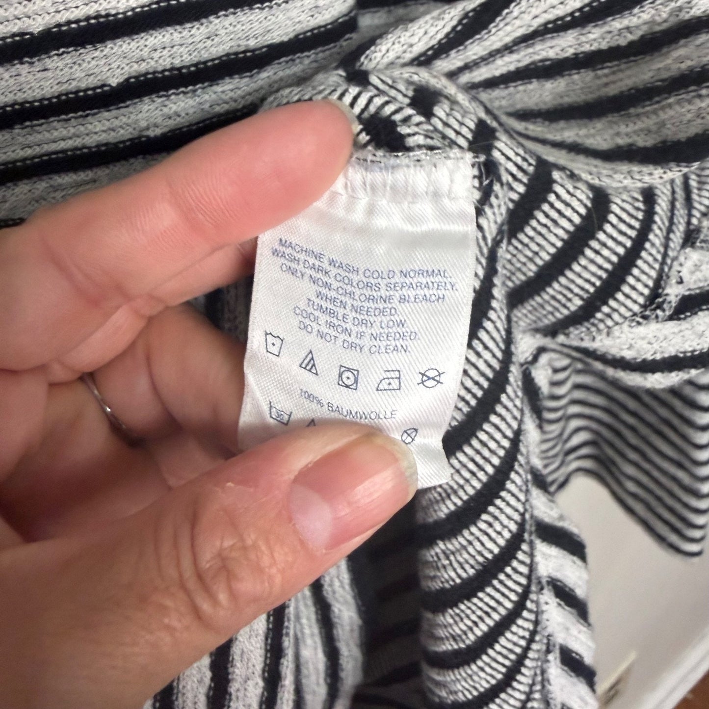 Lands’ End Womens L 14-16 Striped Long Sleeve Top Black Gray Cotton Knit