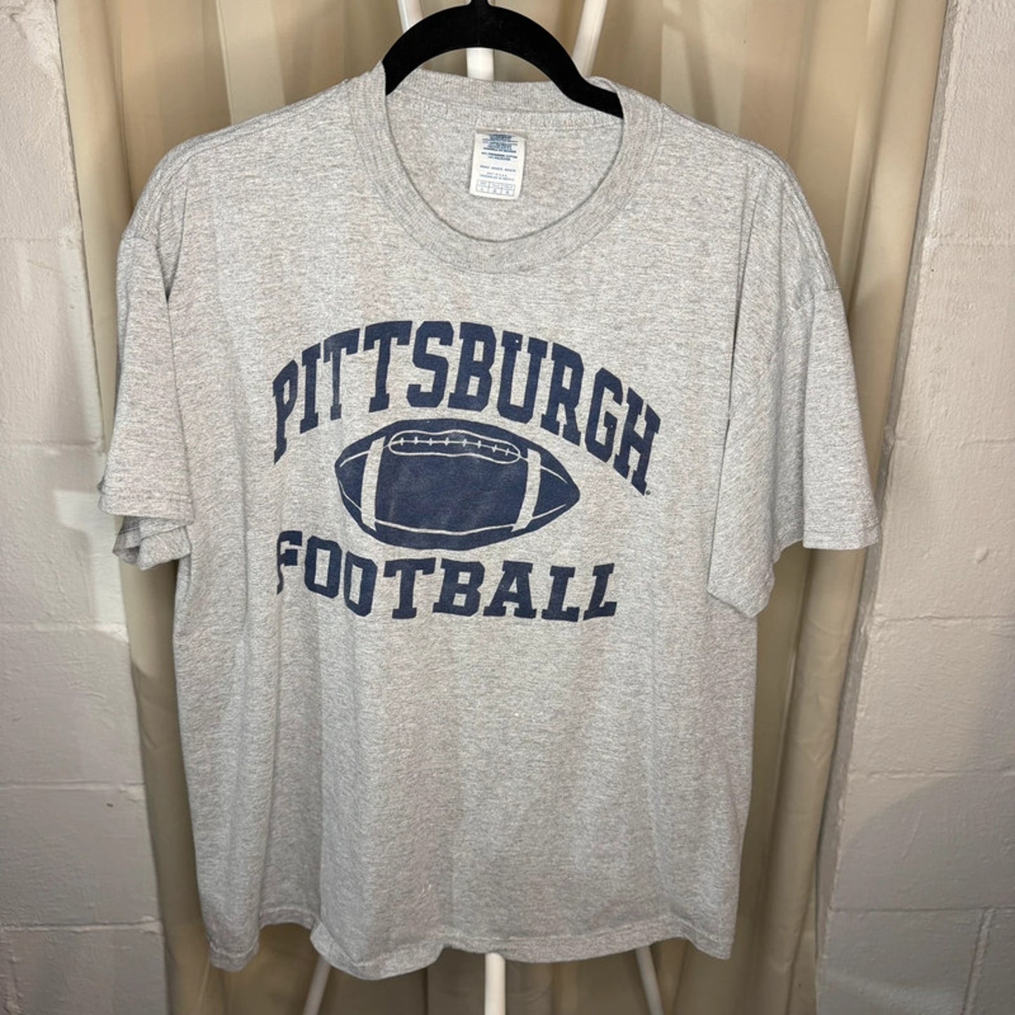 University College Pittsburgh Football XL Gray Graphic T-Shirt