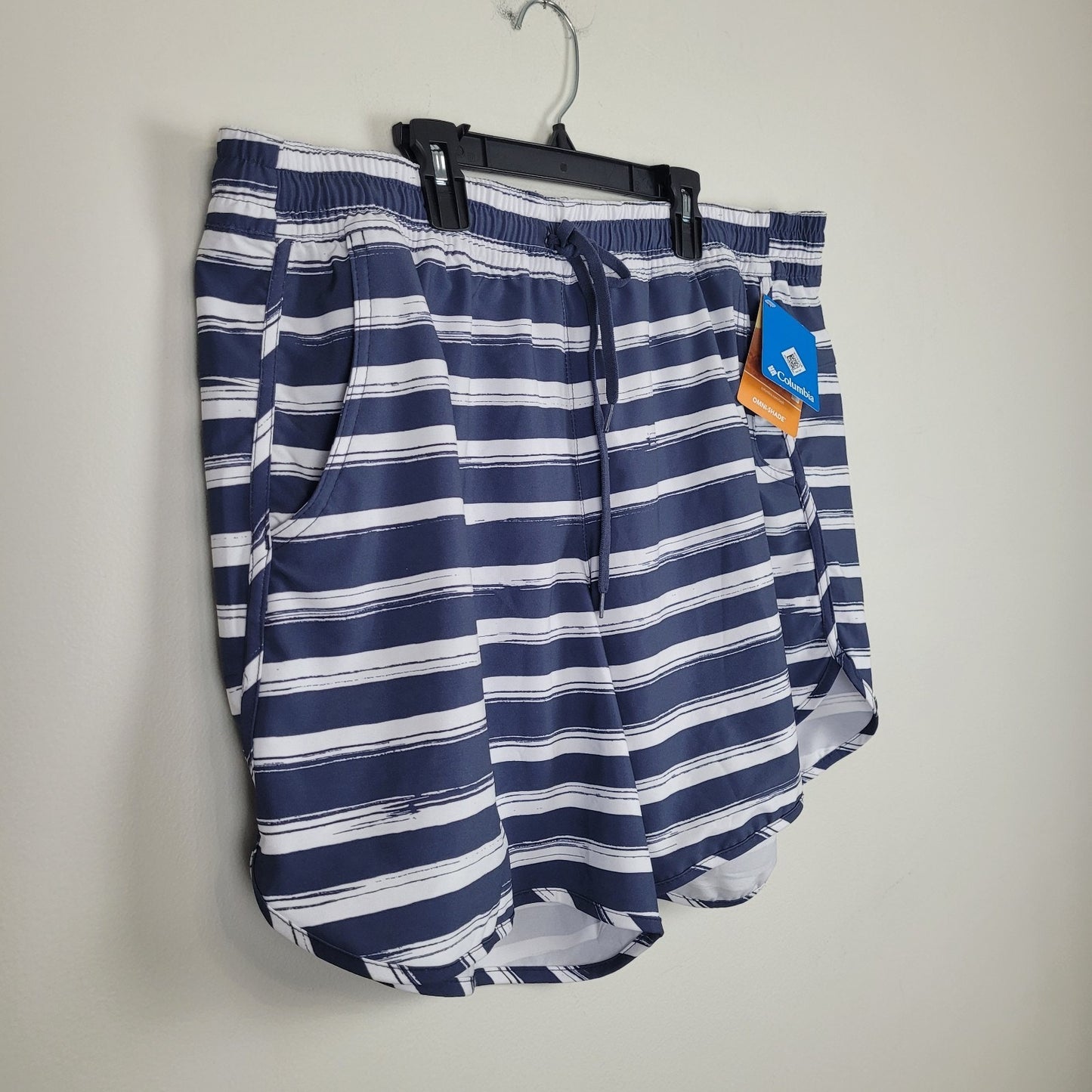 Columbia Women’s 1X Hiking Board Shorts 6” Omni-Shade Striped Blue NWT