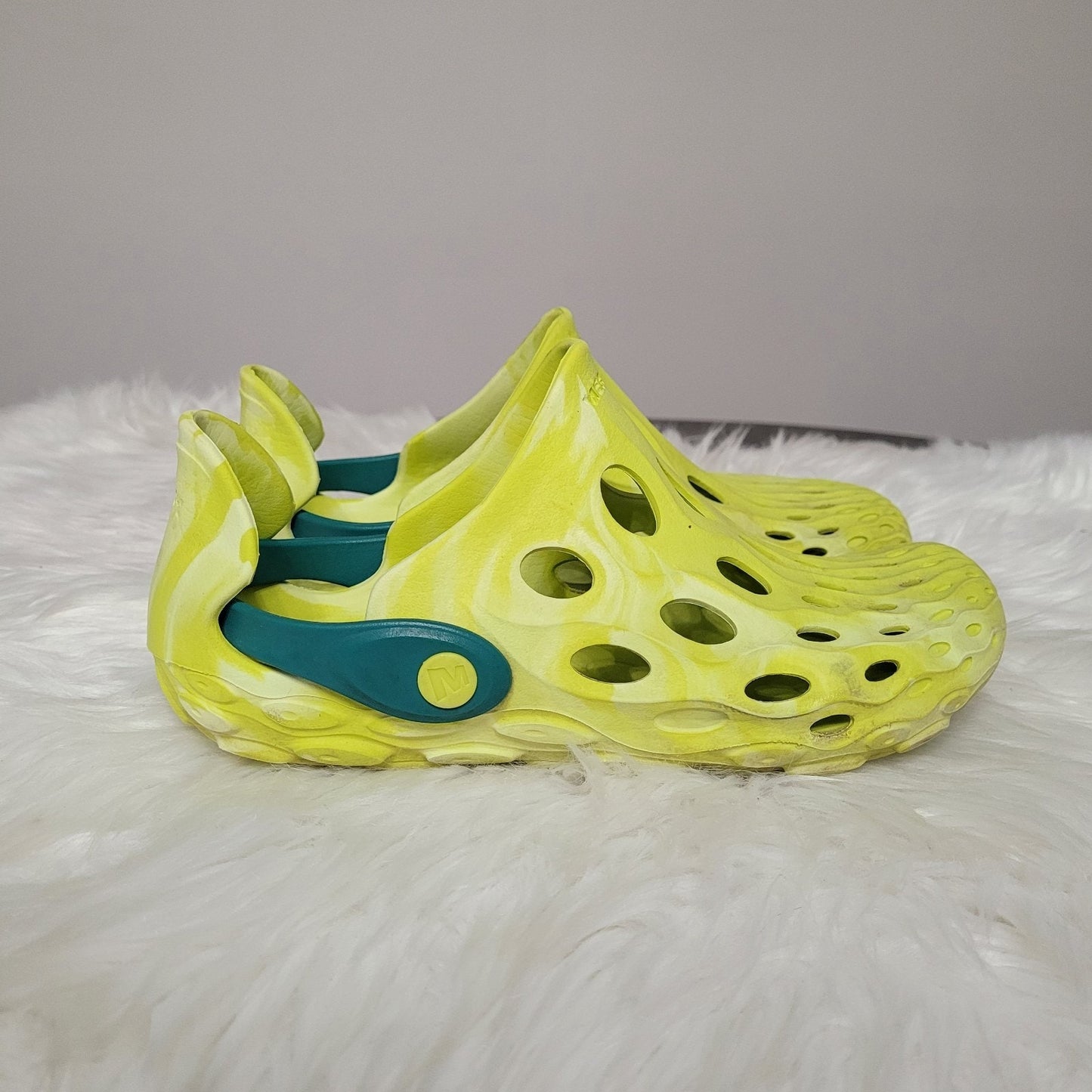 Merrell Hydro Moc Big Kids Size 2 Yellow Green Slip On Clogs Water Shoes