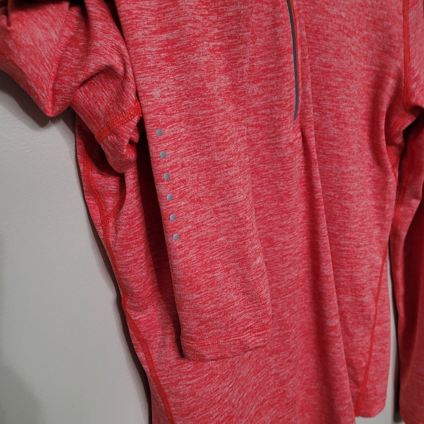 Nike Element 1/2 Zip Women’s M Dri-Fit Running Training Top Pink Red 904900-696