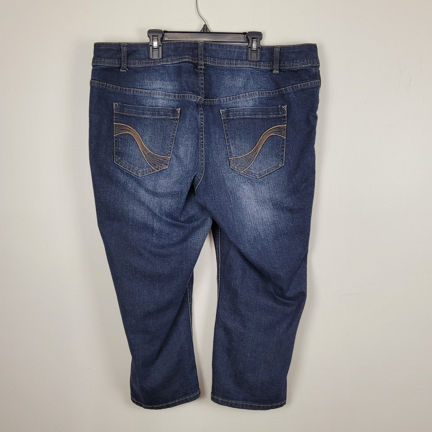 Lane Bryant Womens 18 Capri Jeans Blue Denim Genius Fit Stretch Cropped Pants