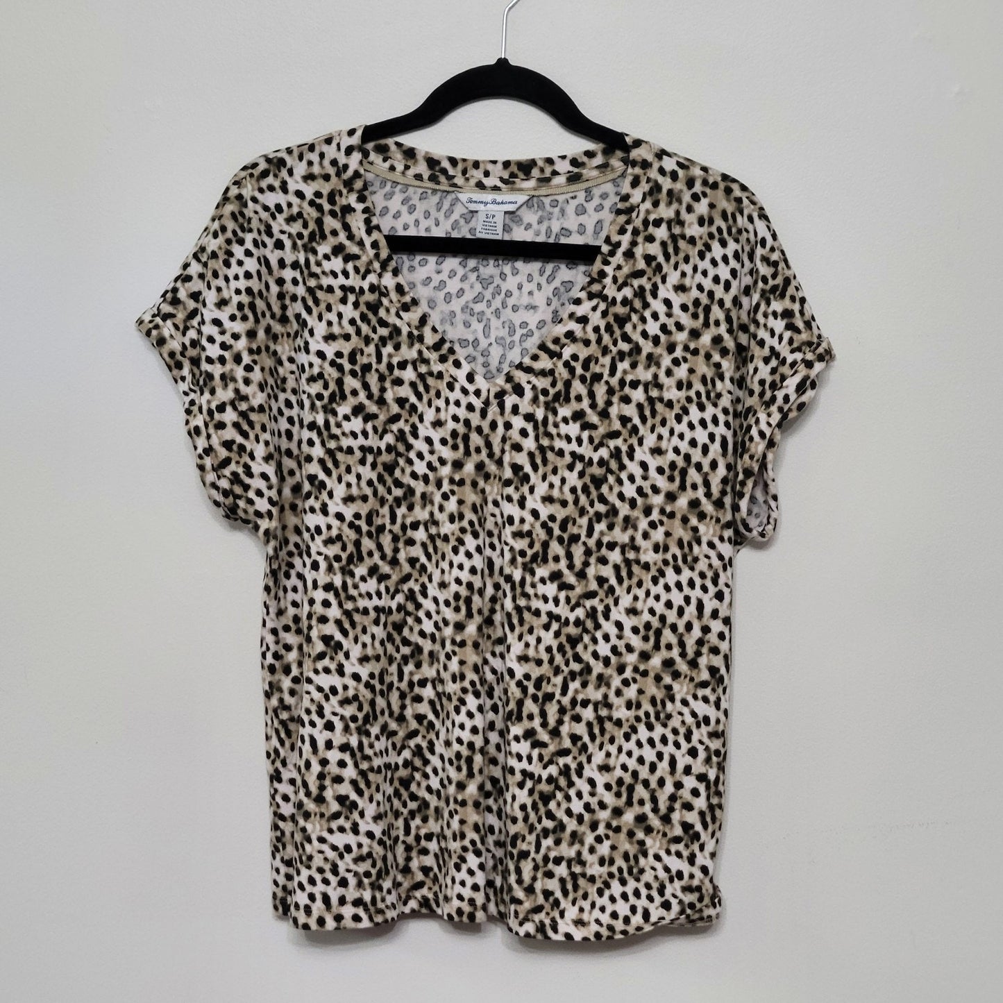 Tommy Bahama Women Buttery Soft Leopard Print Shirt Small Short Sleeve