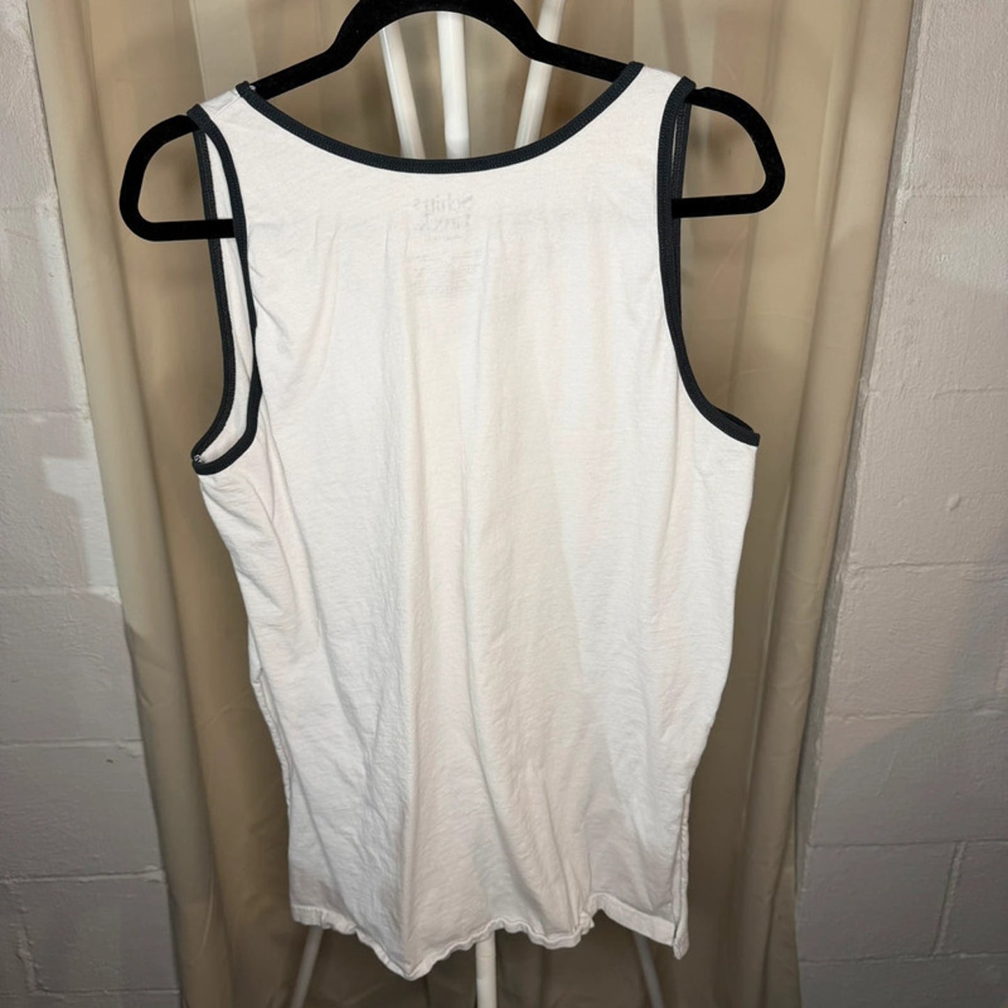 Schitt’s Creek I Like The Wine Not The Label White Tank Top XL