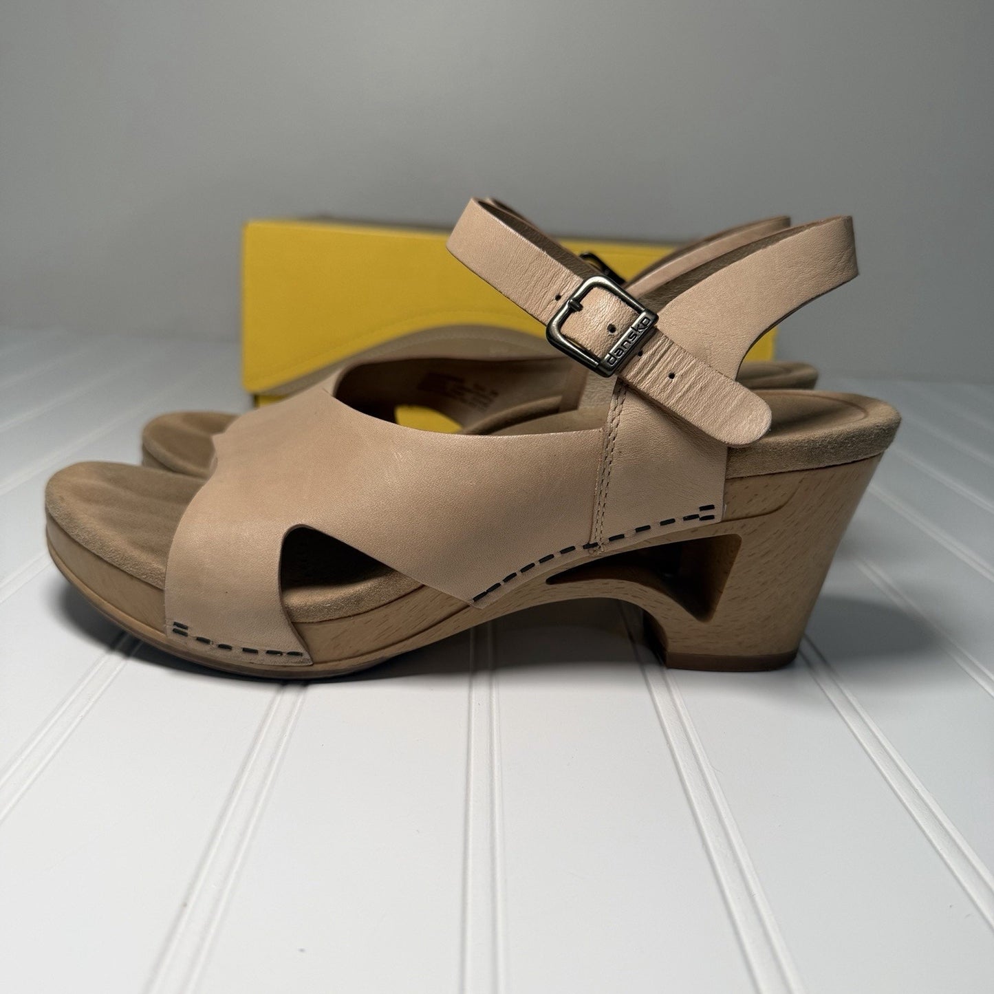 Dansko Tasha Sand Beige Leather Cut Out Block Heel Comfort Sandal Womens US 8.5
