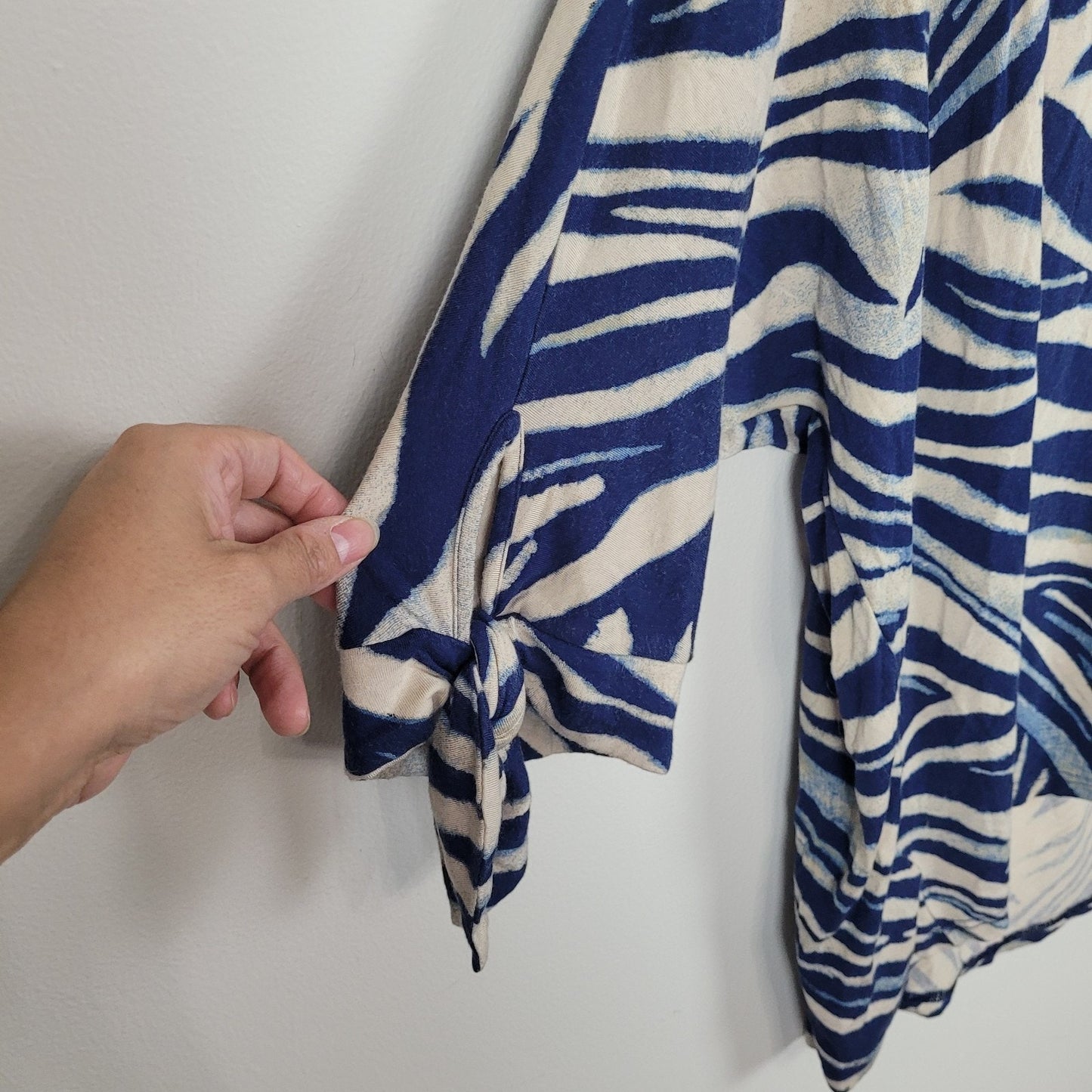 Chaps Women’s 3X Dolman Sleeve Knit Top Navy Tan Zebra Print