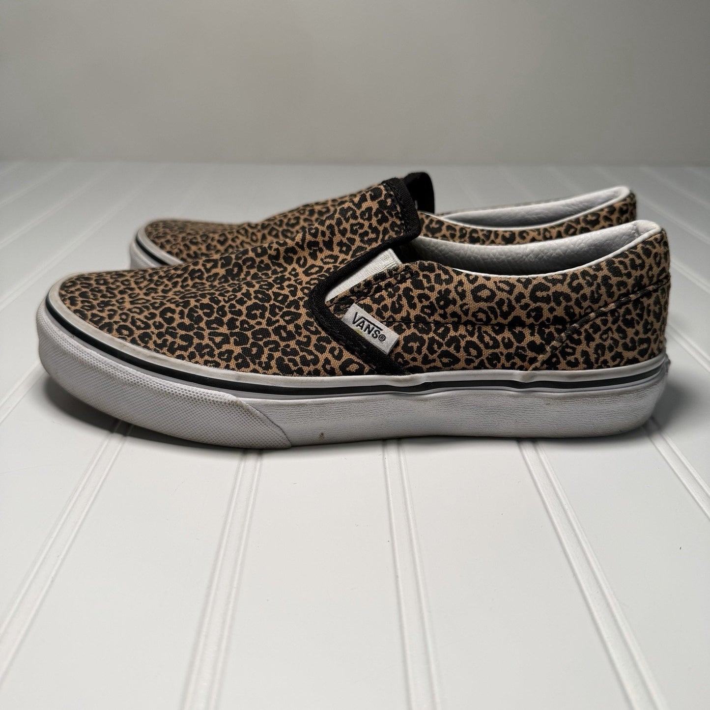 Vans Classic Slip On Size 5.5 Sneakers Juniors Leopard Print 721356