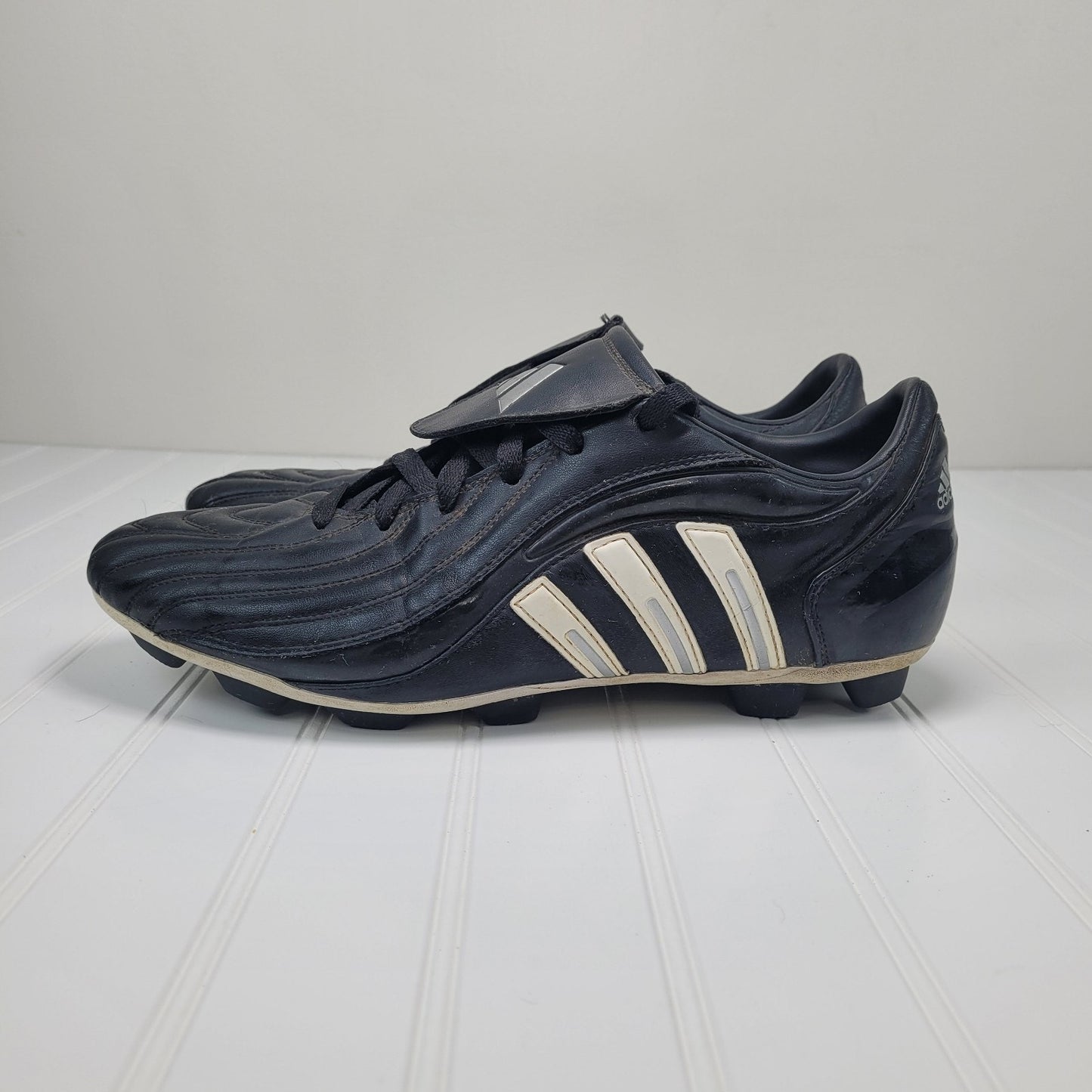 Adidas Traxion Firm Ground Men’s Size 12 Soccer Cleats Black White Retro 2005