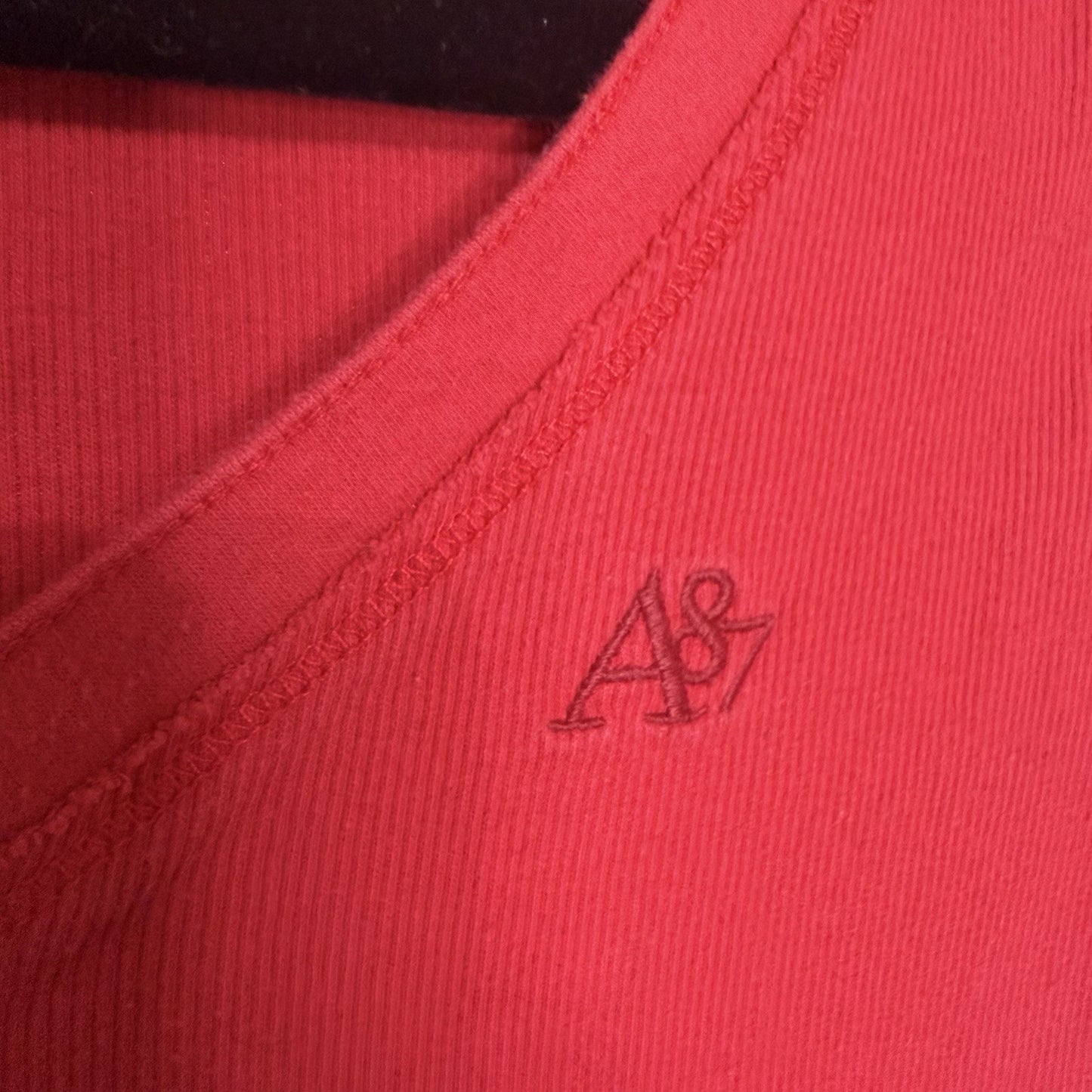 Aeropostale Y2K Retro Womens M Red Ribbed Long Sleeve V-Neck Logo Henley Top