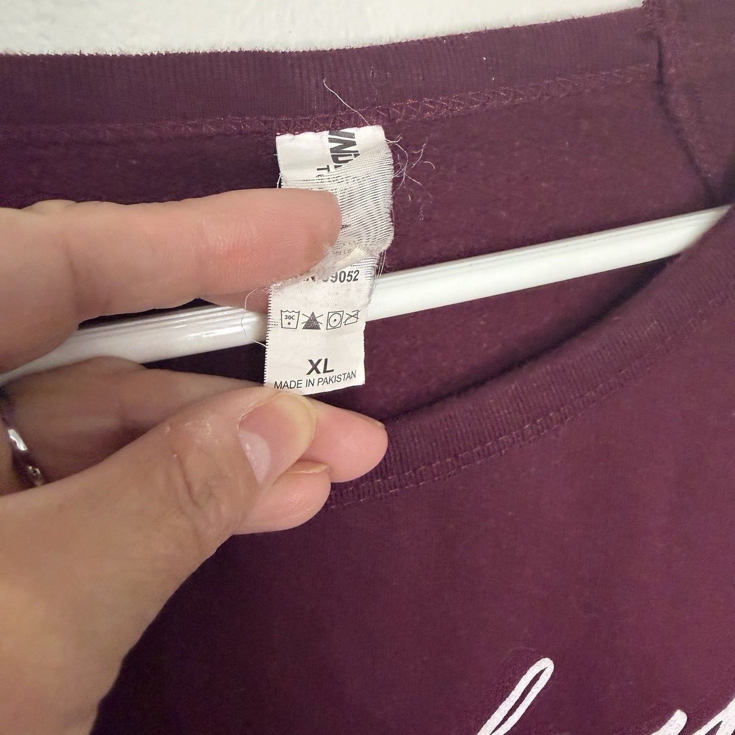 Independent Womens M Plum Crewneck Sweatshirt Priceless Graphic Pullover Classic