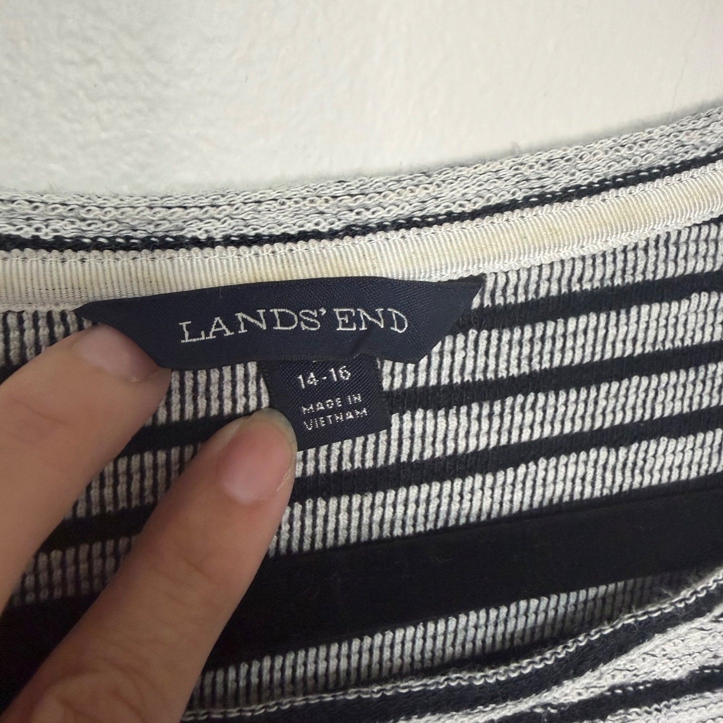 Lands’ End Womens L 14-16 Striped Long Sleeve Top Black Gray Cotton Knit