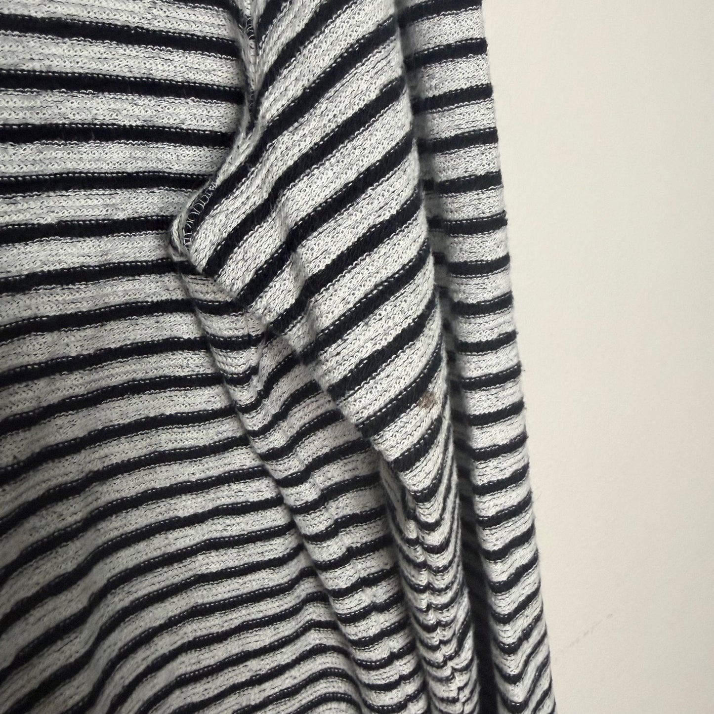 Lands’ End Womens L 14-16 Striped Long Sleeve Top Black Gray Cotton Knit