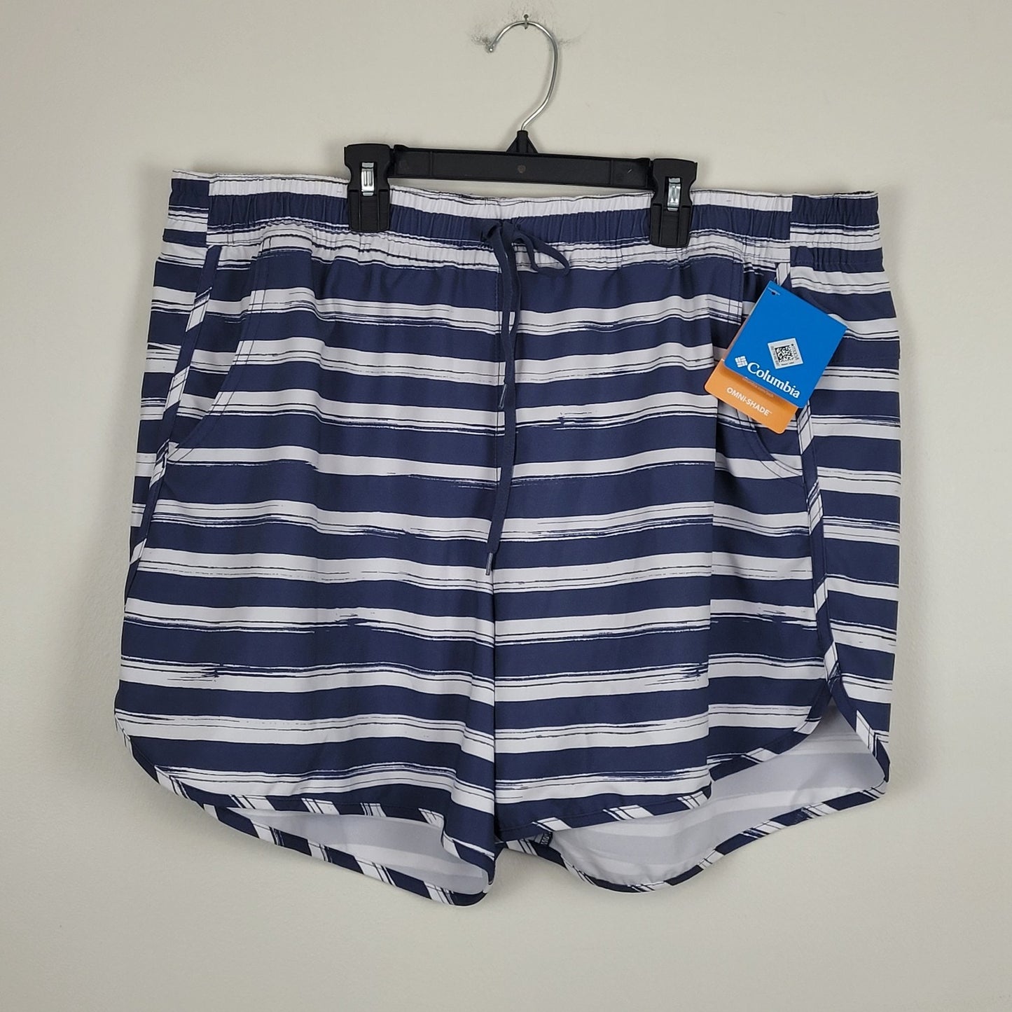 Columbia Women’s 1X Hiking Board Shorts 6” Omni-Shade Striped Blue NWT