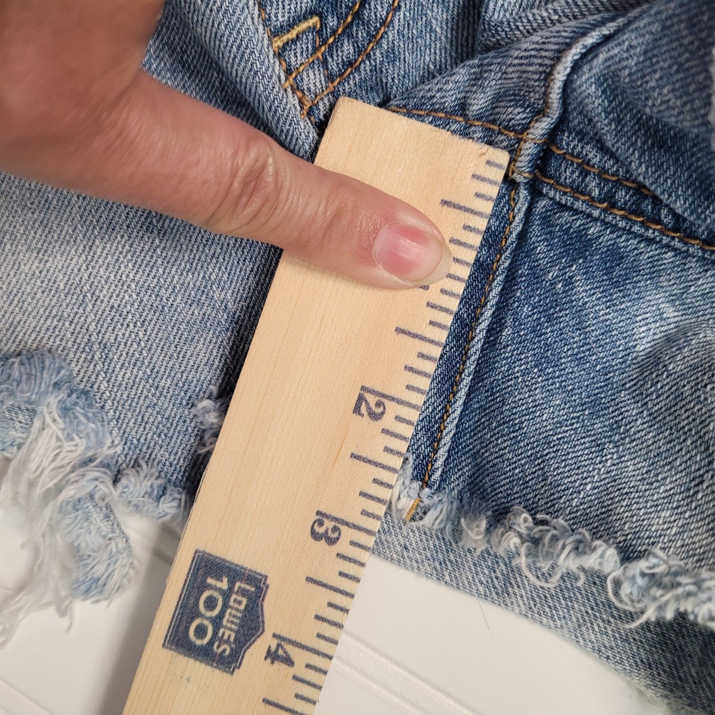 American Eagle Womens 6 Shortie Denim Shorts Light Wash Distressed Button Fly Y2