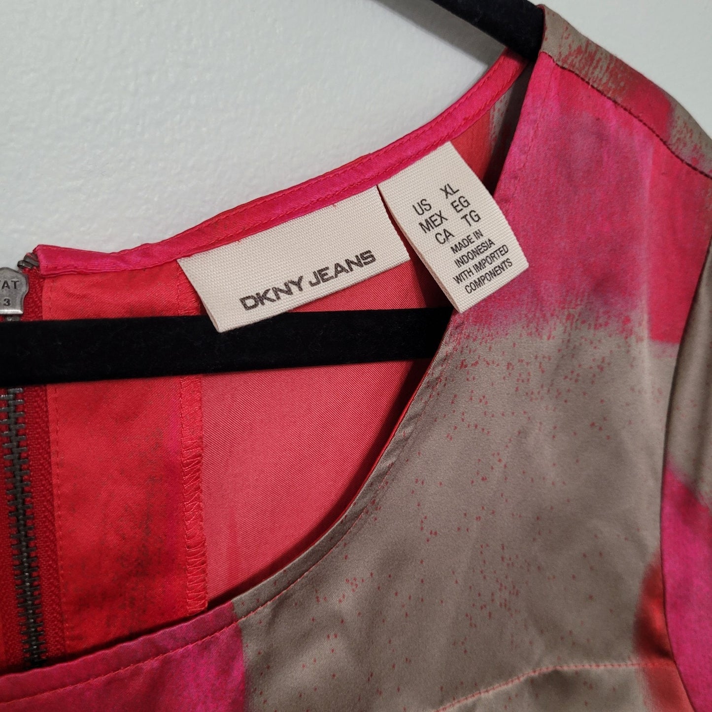 DKNY Jeans Pink Artful Short Sleeve Shirt XL Zip Back Colorblock Top