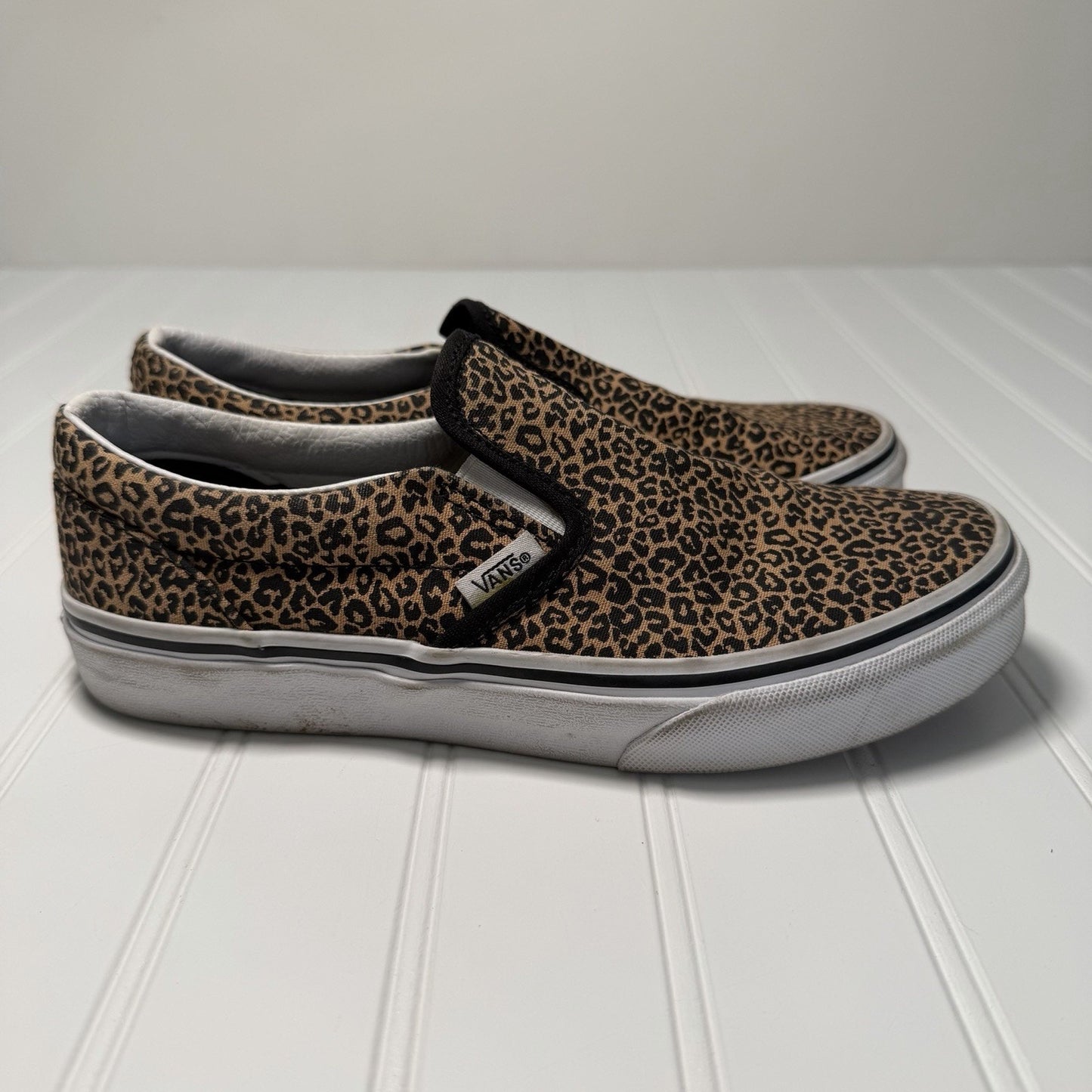 Vans Classic Slip On Size 5.5 Sneakers Juniors Leopard Print 721356