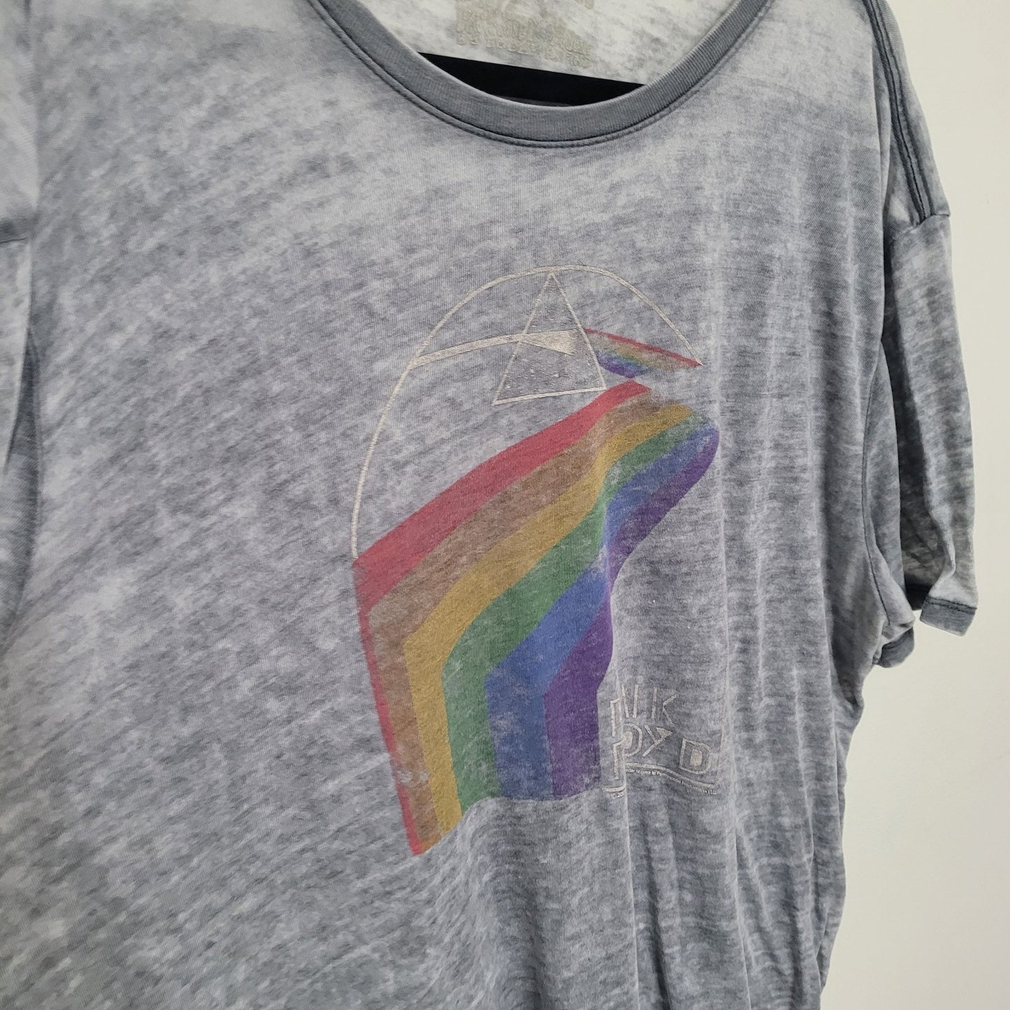 Pink Floyd Women’s Gray Graphic Tee Dark Side of the Moon Band T-Shirt Vintage