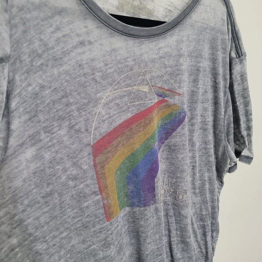 Pink Floyd Women’s Gray Graphic Tee Dark Side of the Moon Band T-Shirt Vintage