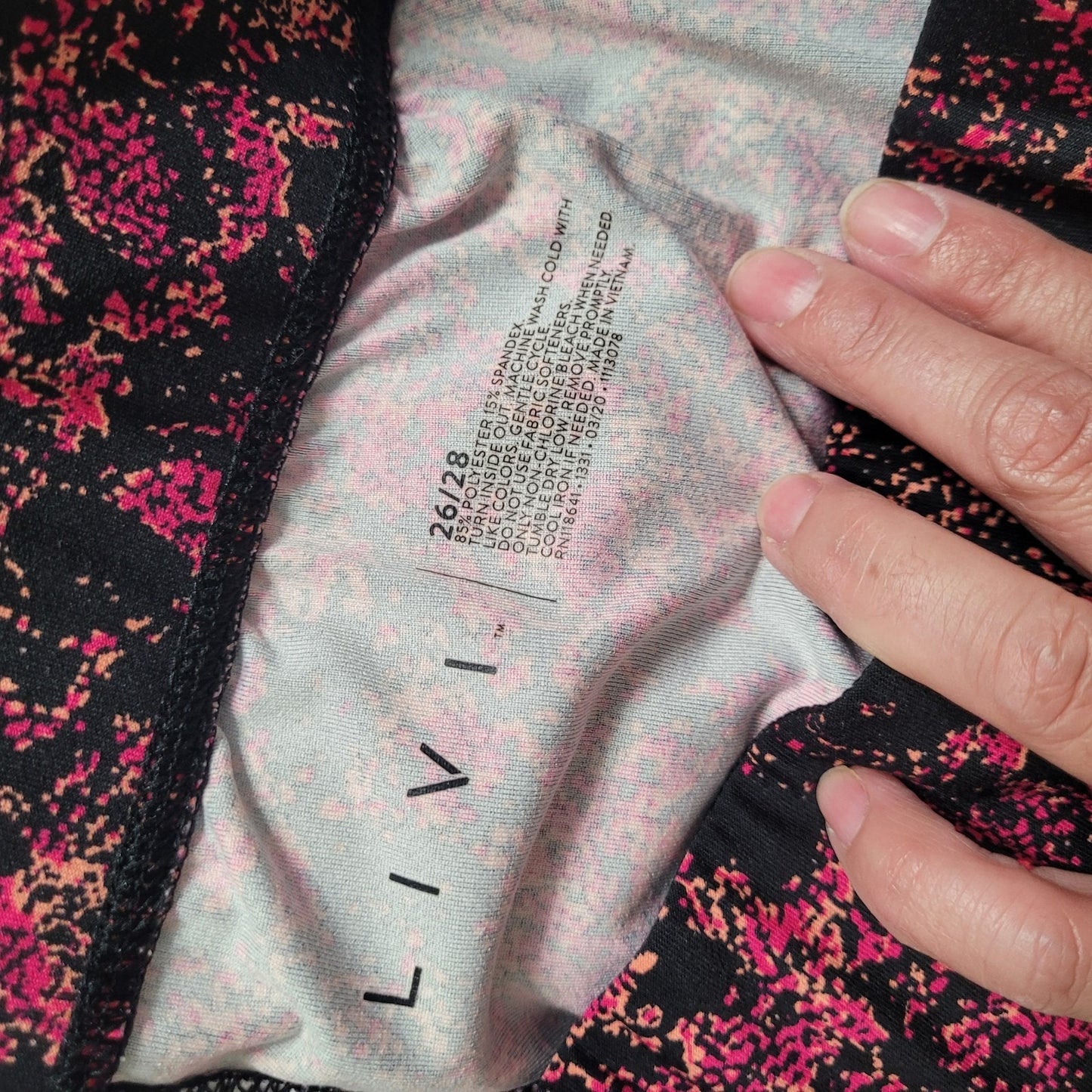 LIVI Activewear Women’s 26/28 Black Pink Printed High Rise Capri Leggings EUC