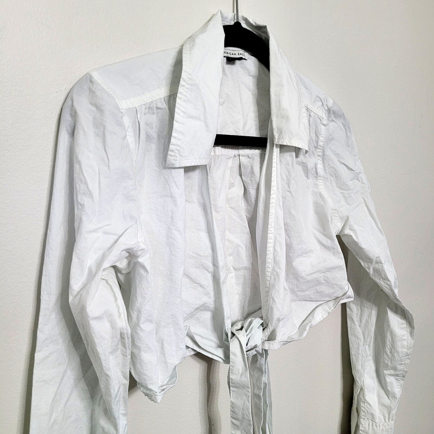 American Eagle Crop Tie Front Blouse Medium White Long Sleeve Cotton