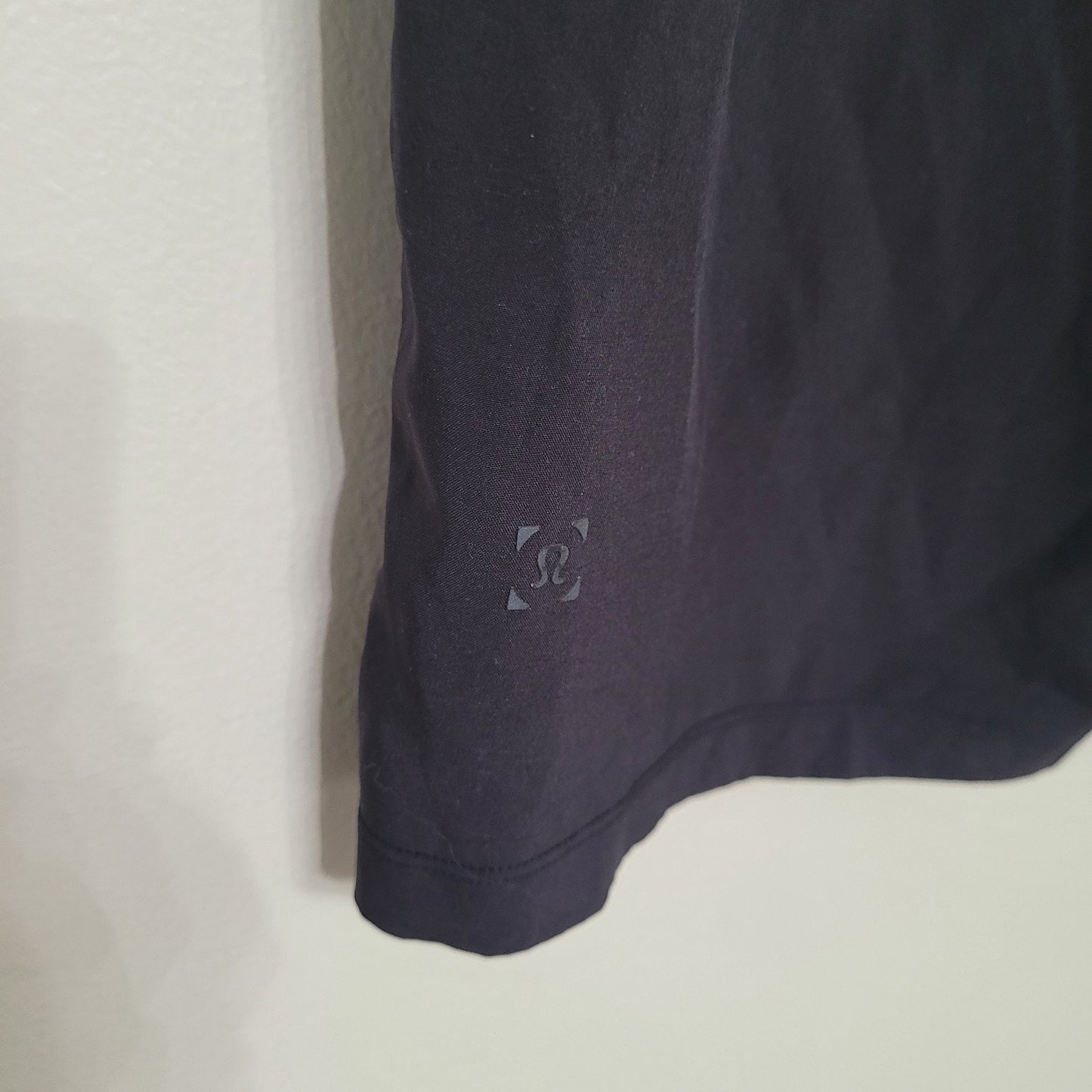 Lululemon Men’s Small Black Shorts Pockets RN 106259 Athletic Training EUC