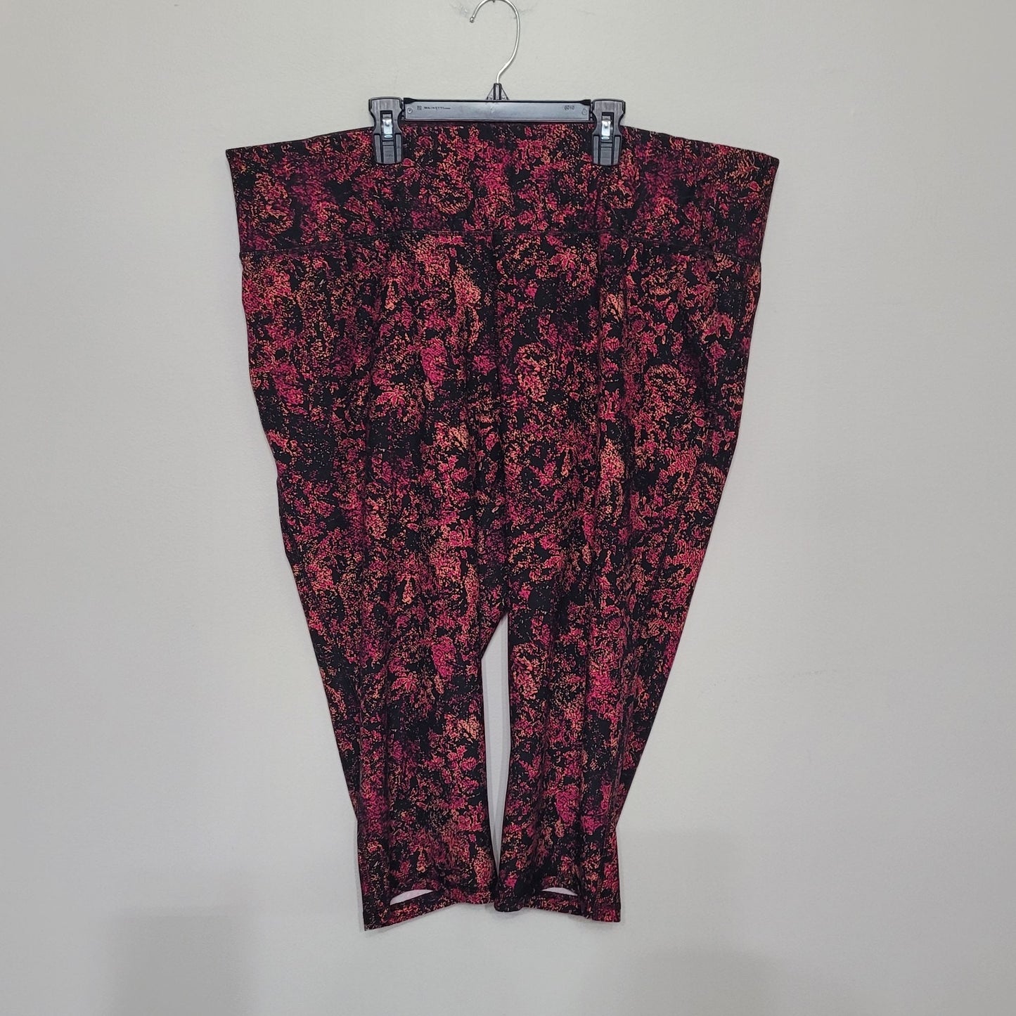 LIVI Activewear Women’s 26/28 Black Pink Printed High Rise Capri Leggings EUC