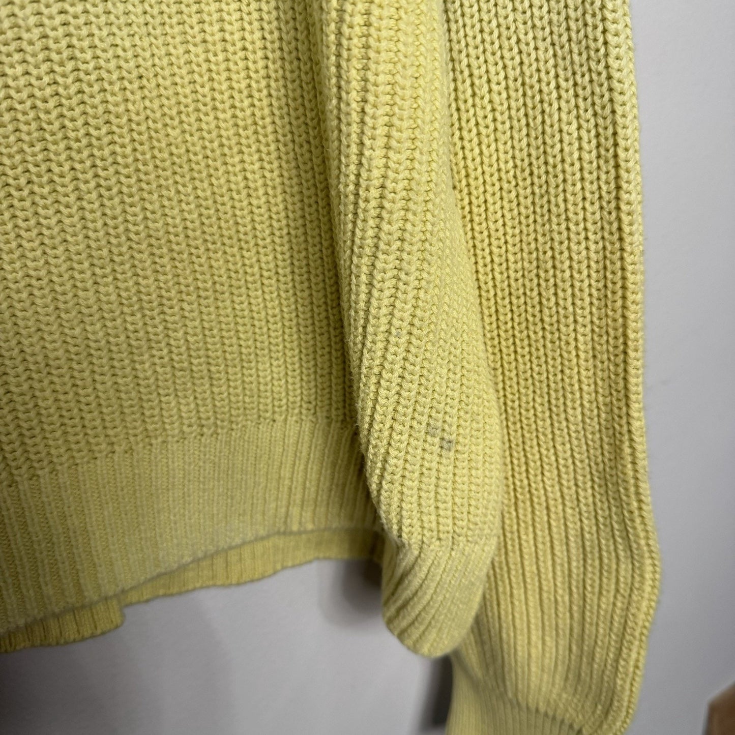 SO Womens Medium Sweater White to Yellow Ombre Knit Long Sleeve Crew Neck