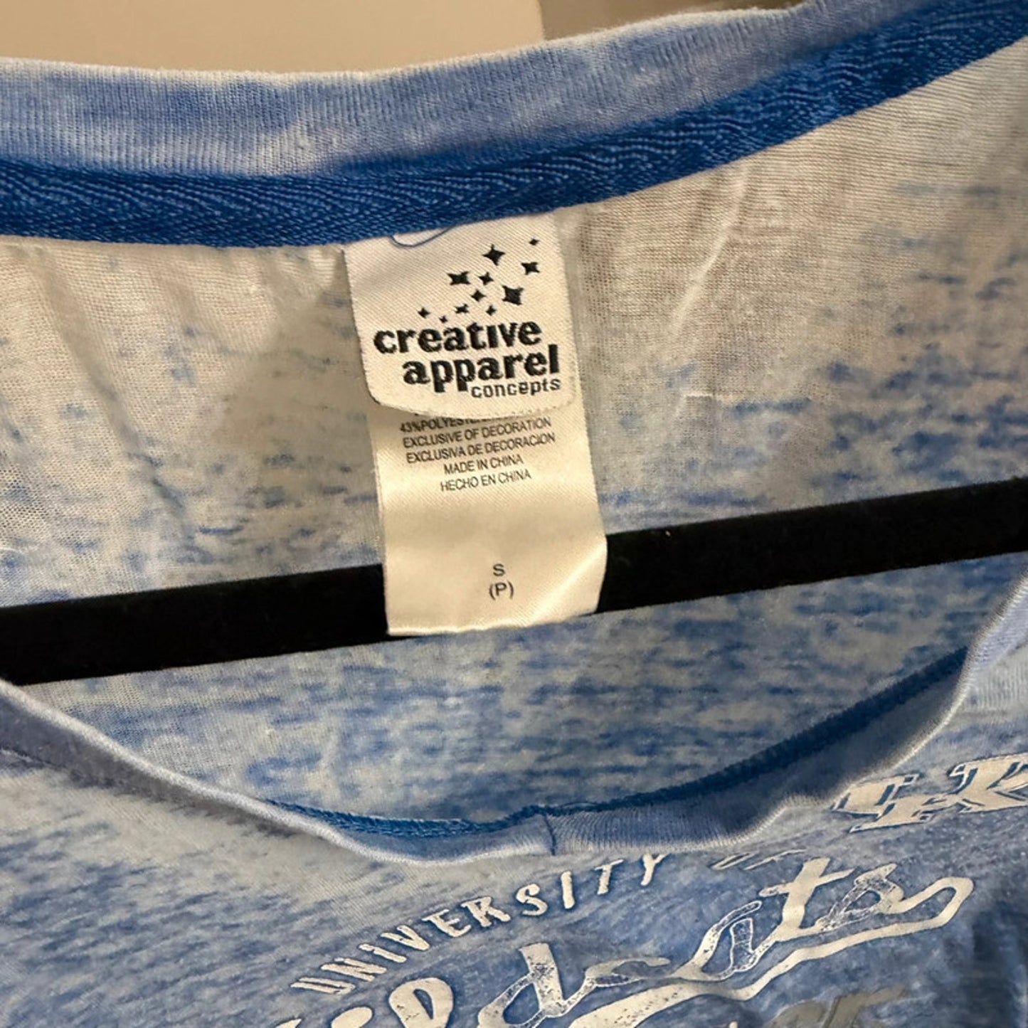 Blue Creative Apparel University of Kentucky Wildcats Small Distressed T-Shirt