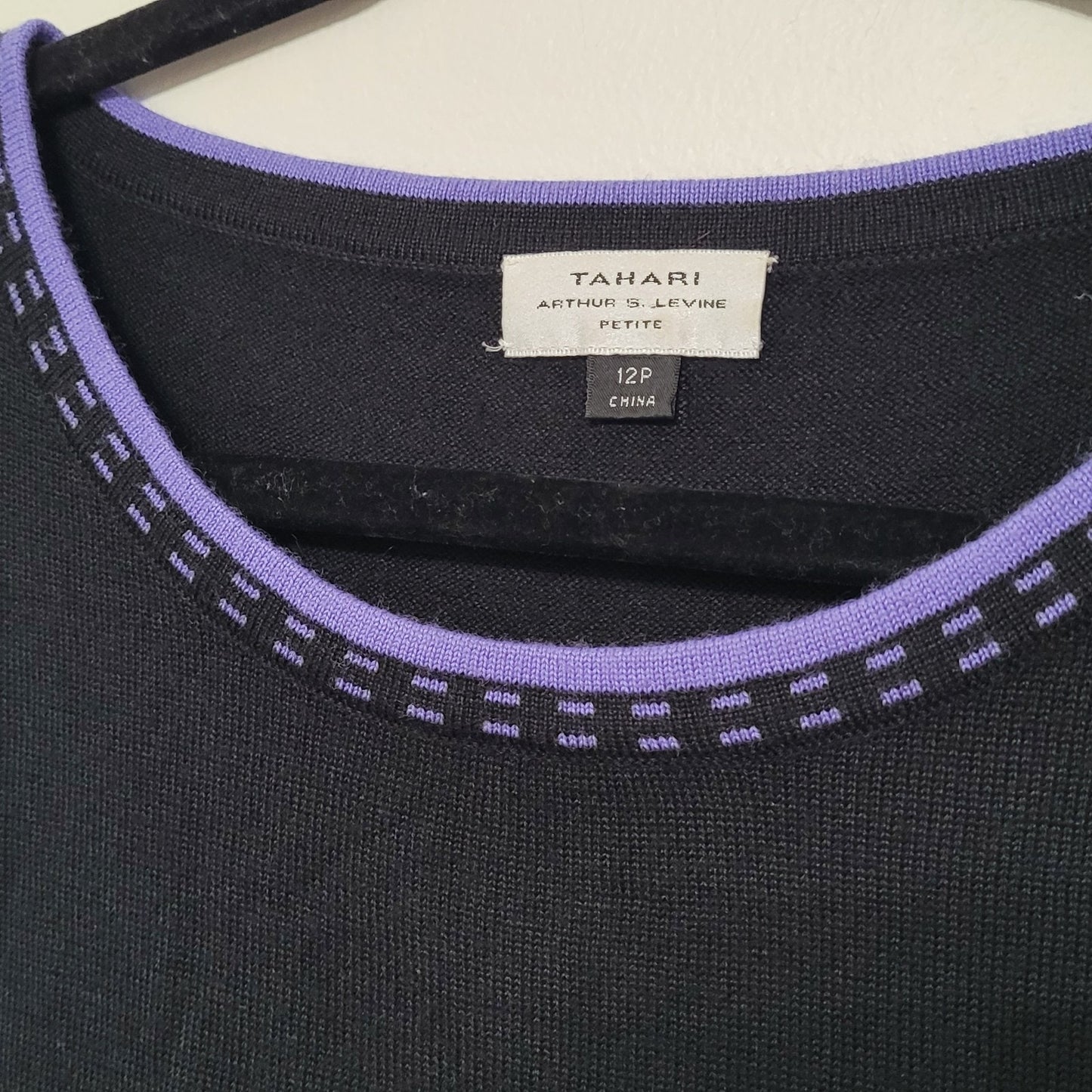 Tahari Knit Tank Top 10P Black Purple Trim Sleeveless Blouse Petite